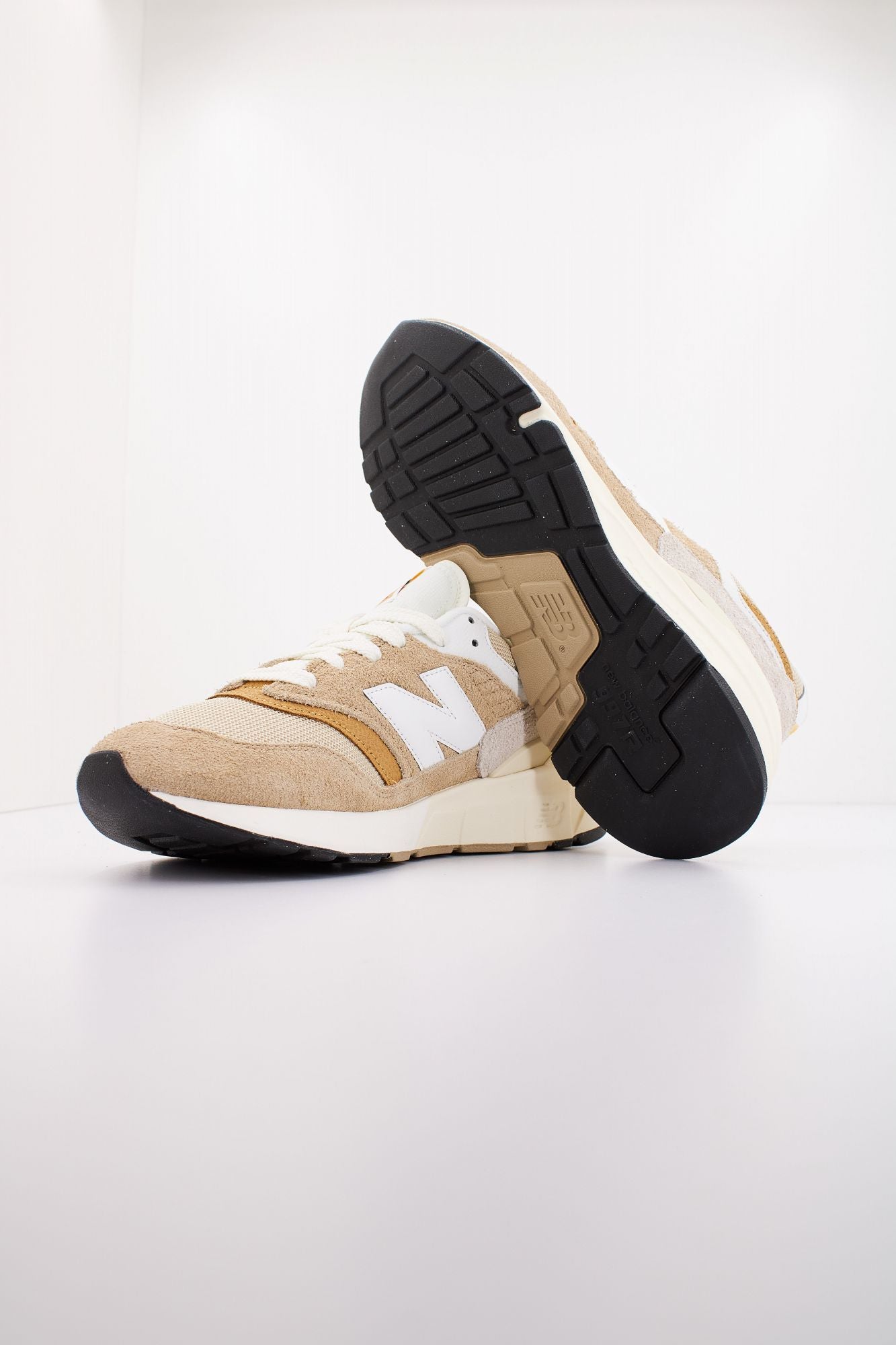 NEW BALANCE U997 RMB en color MARRON (4)