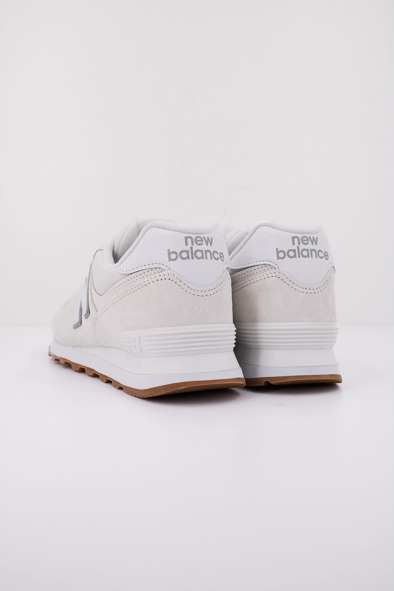 NEW BALANCE U574 RAD en color BLANCO (4)
