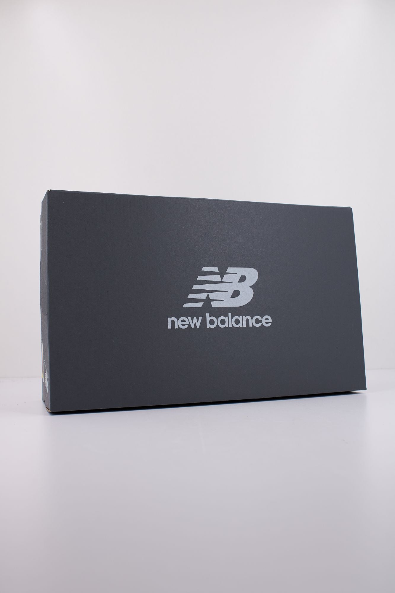 NEW BALANCE MR530 en color BEIS (6)