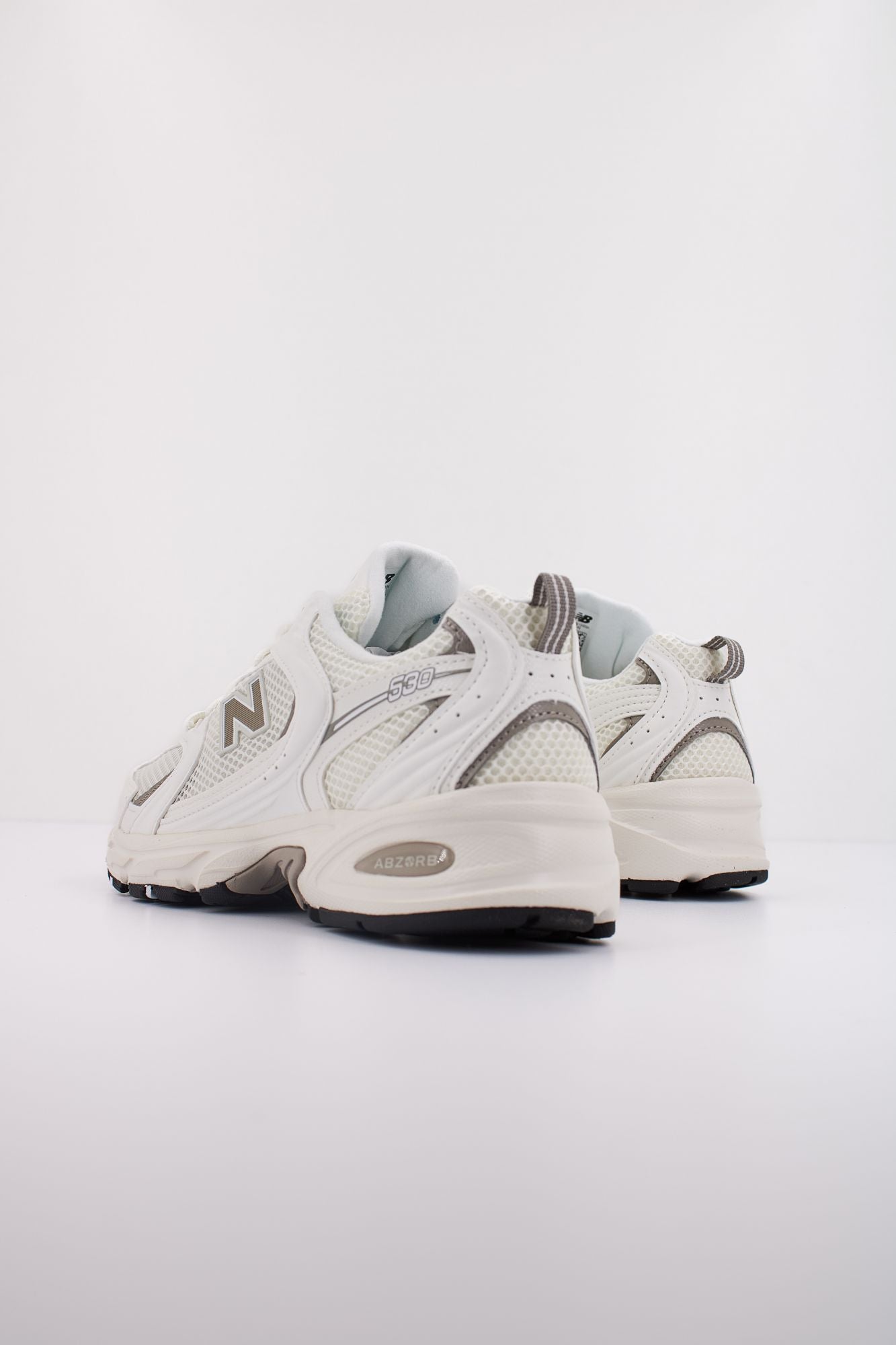 NEW BALANCE U530 en color BLANCO (4)