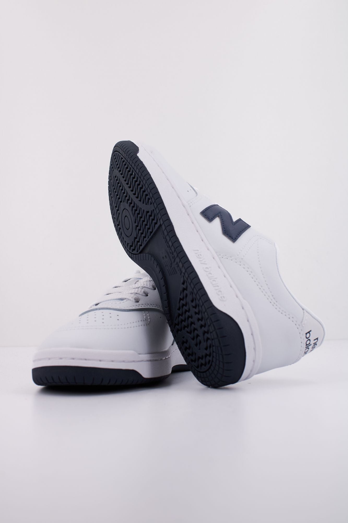 NEW BALANCE BB80 en color BLANCO (5)