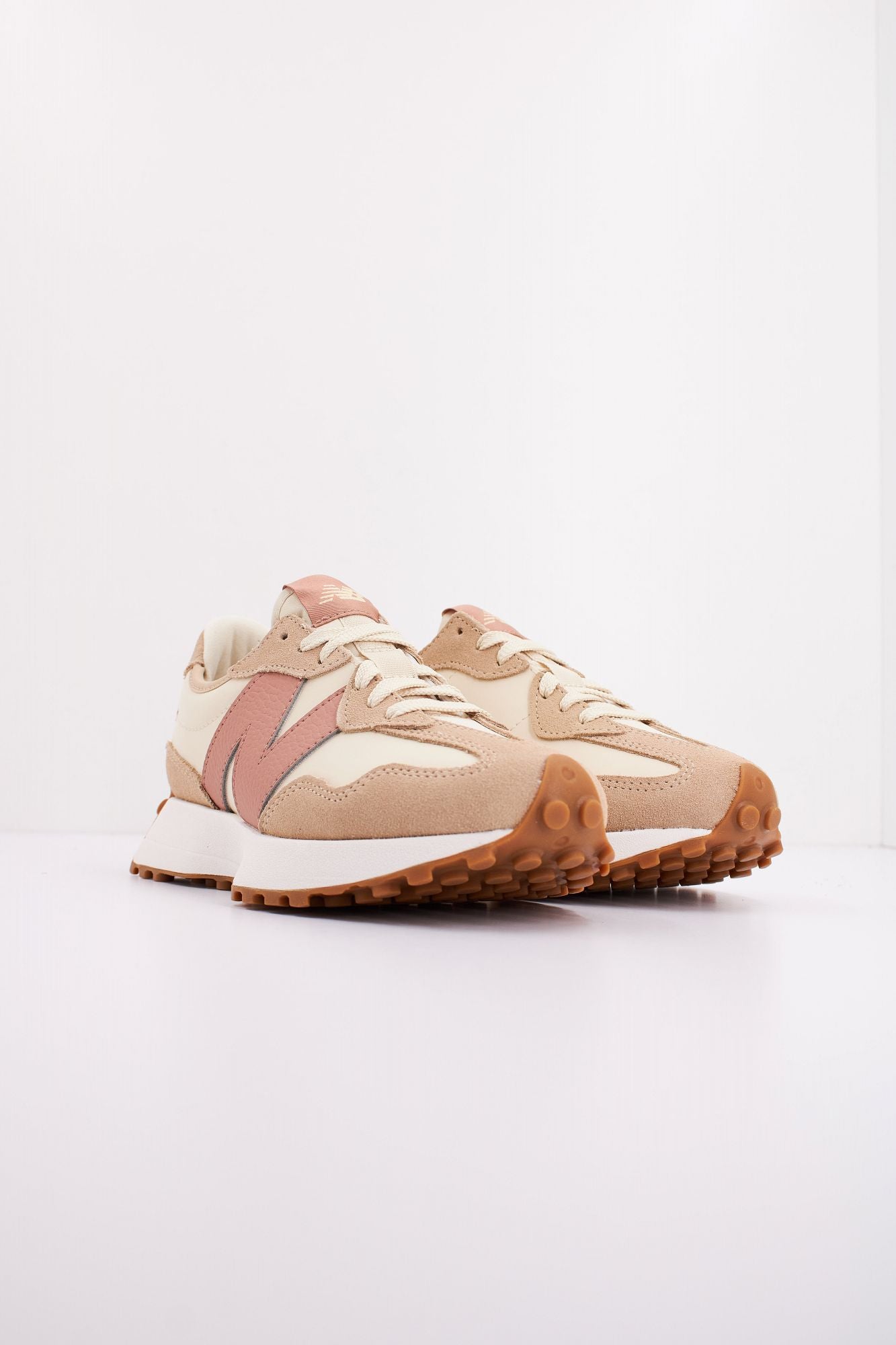 NEW BALANCE WS327 NKA en color MARRON CLARO (2)
