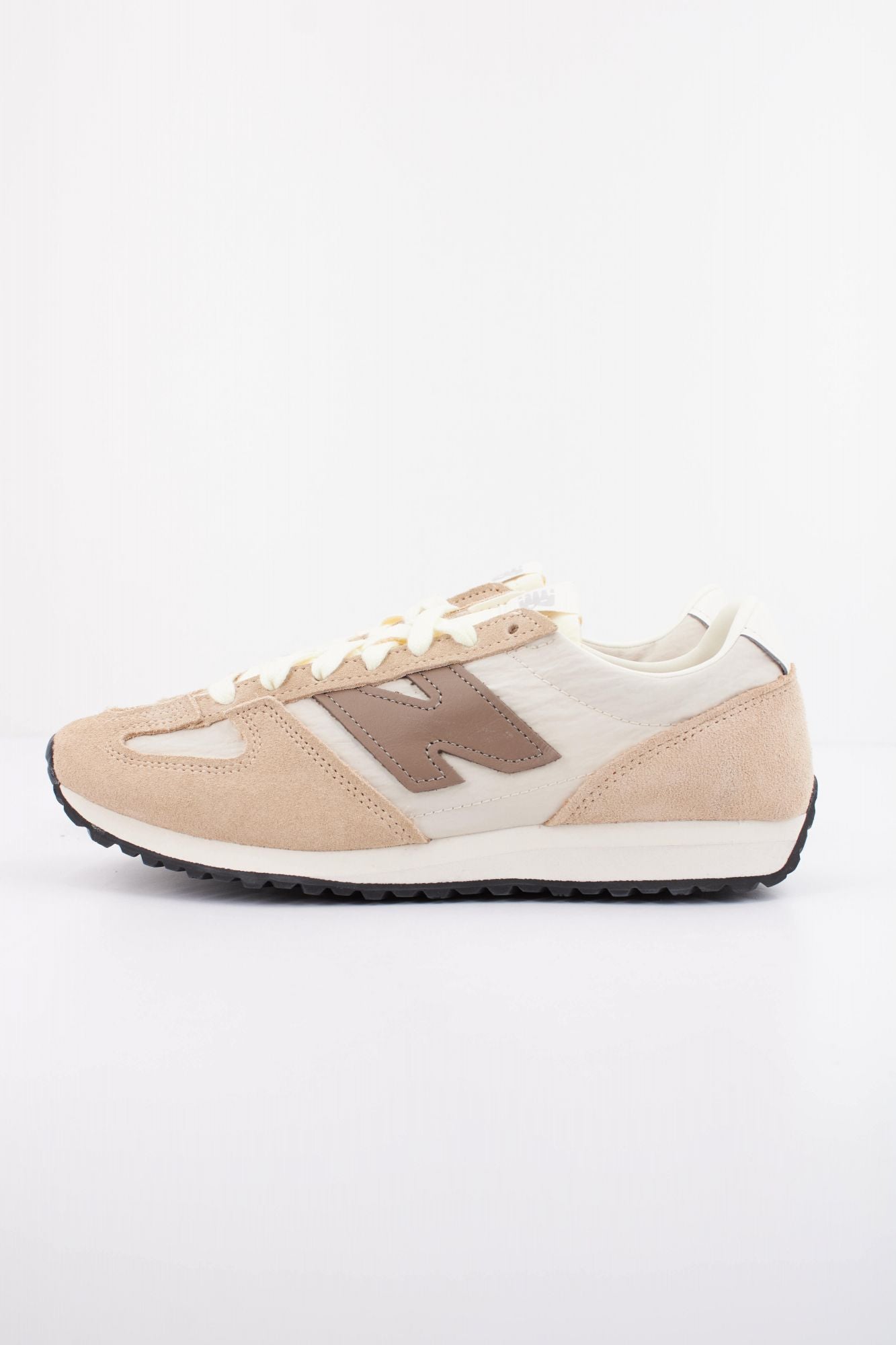 NEW BALANCE U471 AI en color MARRON (1)