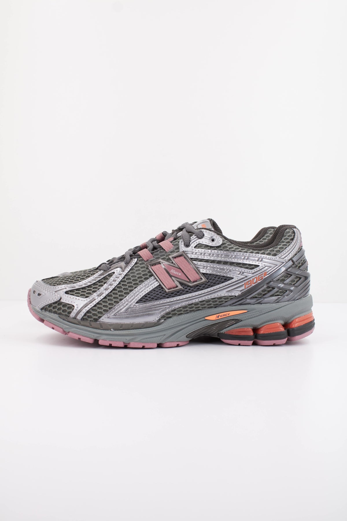 NEW BALANCE U19062 en color GRIS (1)