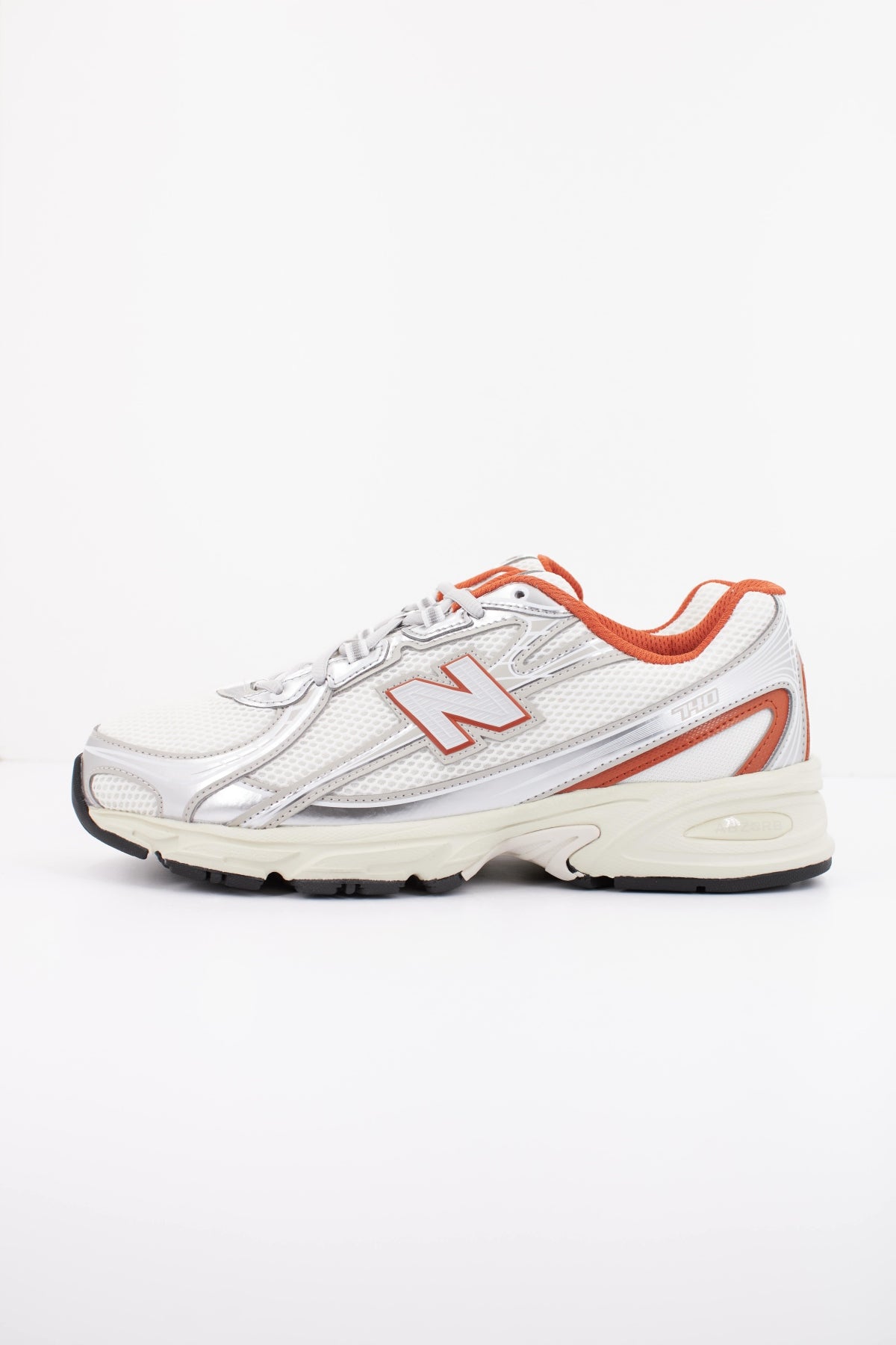 NEW BALANCE U740 en color BLANCO (1)