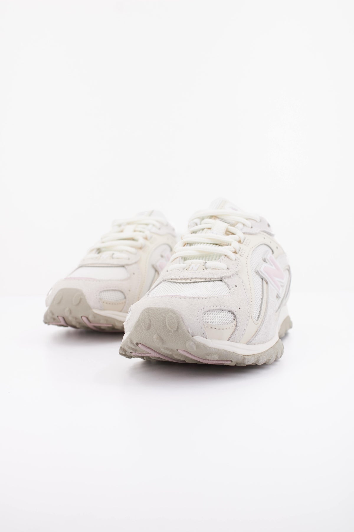 NEW BALANCE U204L5 en color BLANCO (2)