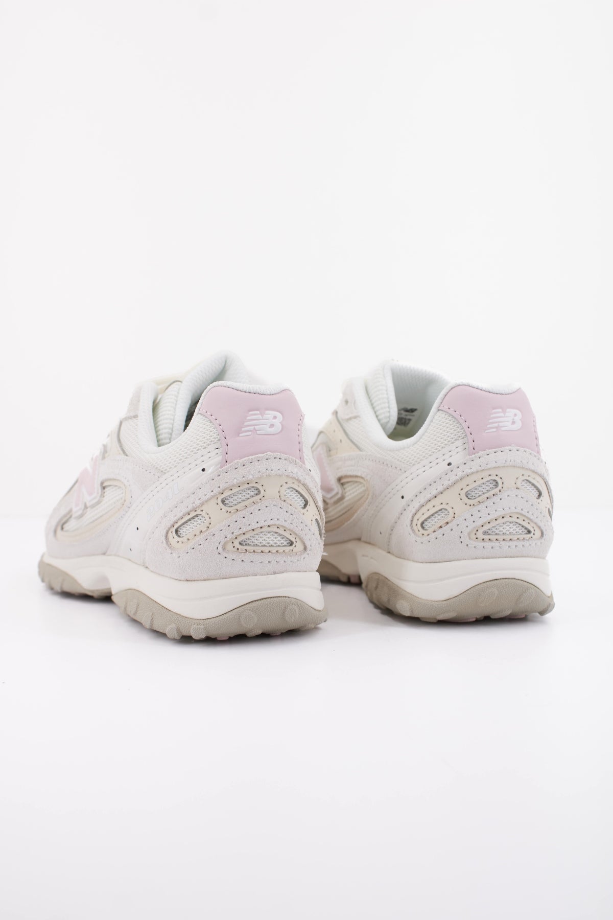 NEW BALANCE U204L5 en color BLANCO (4)