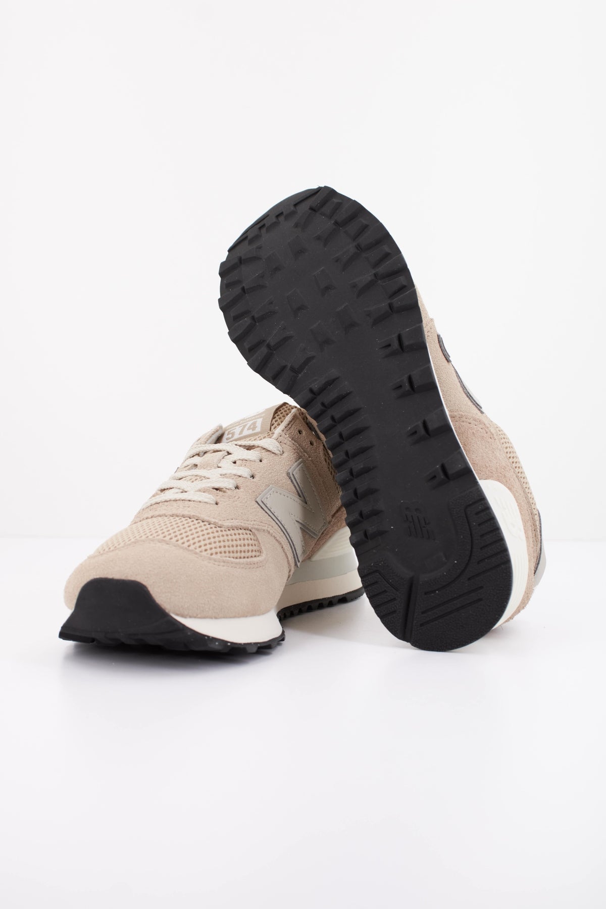 NEW BALANCE W574 en color MARRON CLARO (5)