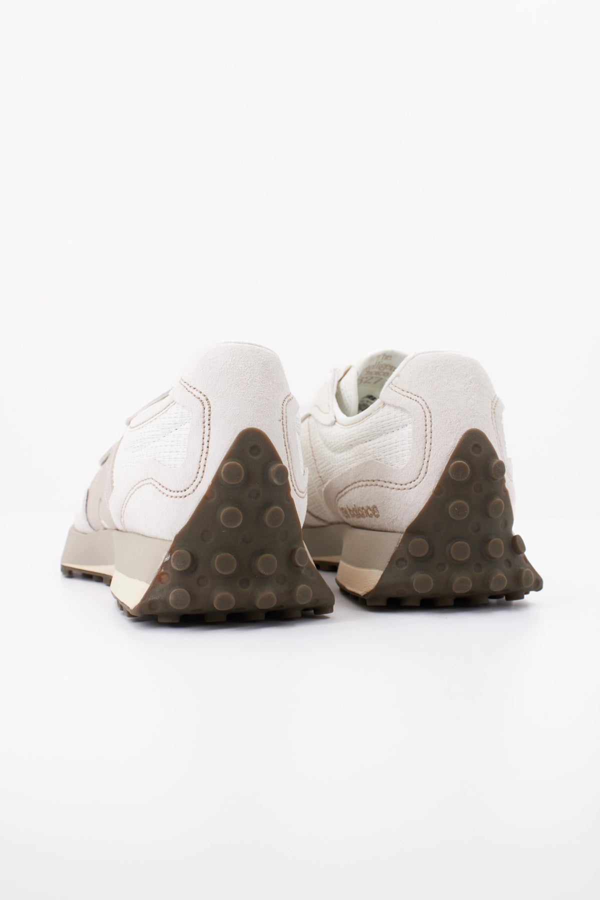 NEW BALANCE U327 en color BLANCO (4)