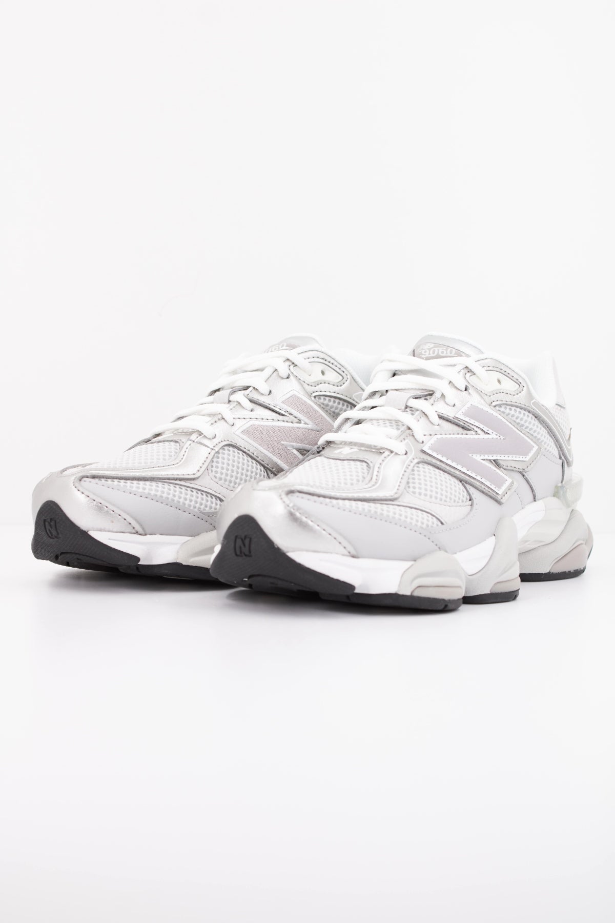 NEW BALANCE U9060 en color GRIS (2)