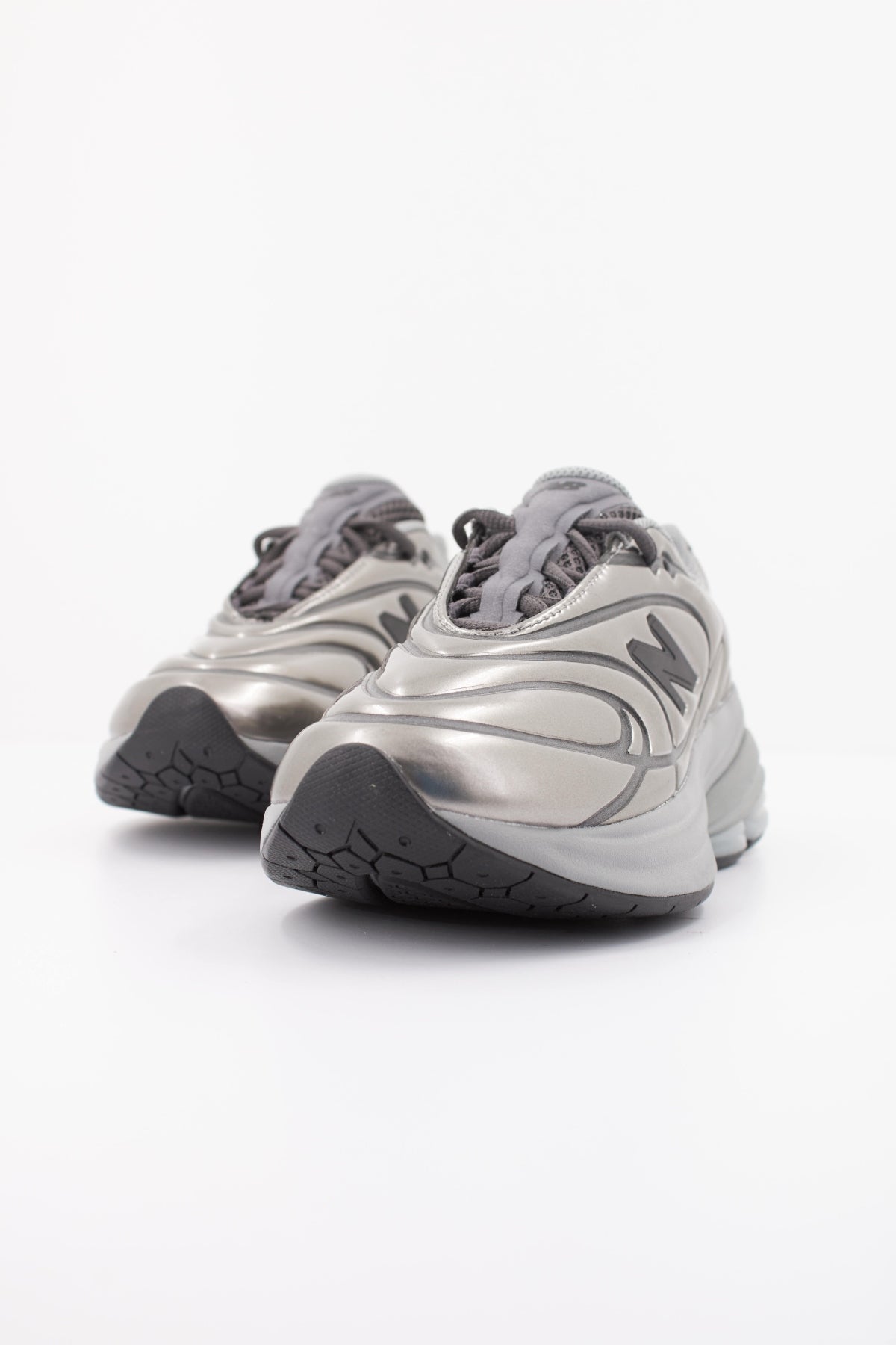 NEW BALANCE U5030 en color GRIS (2)