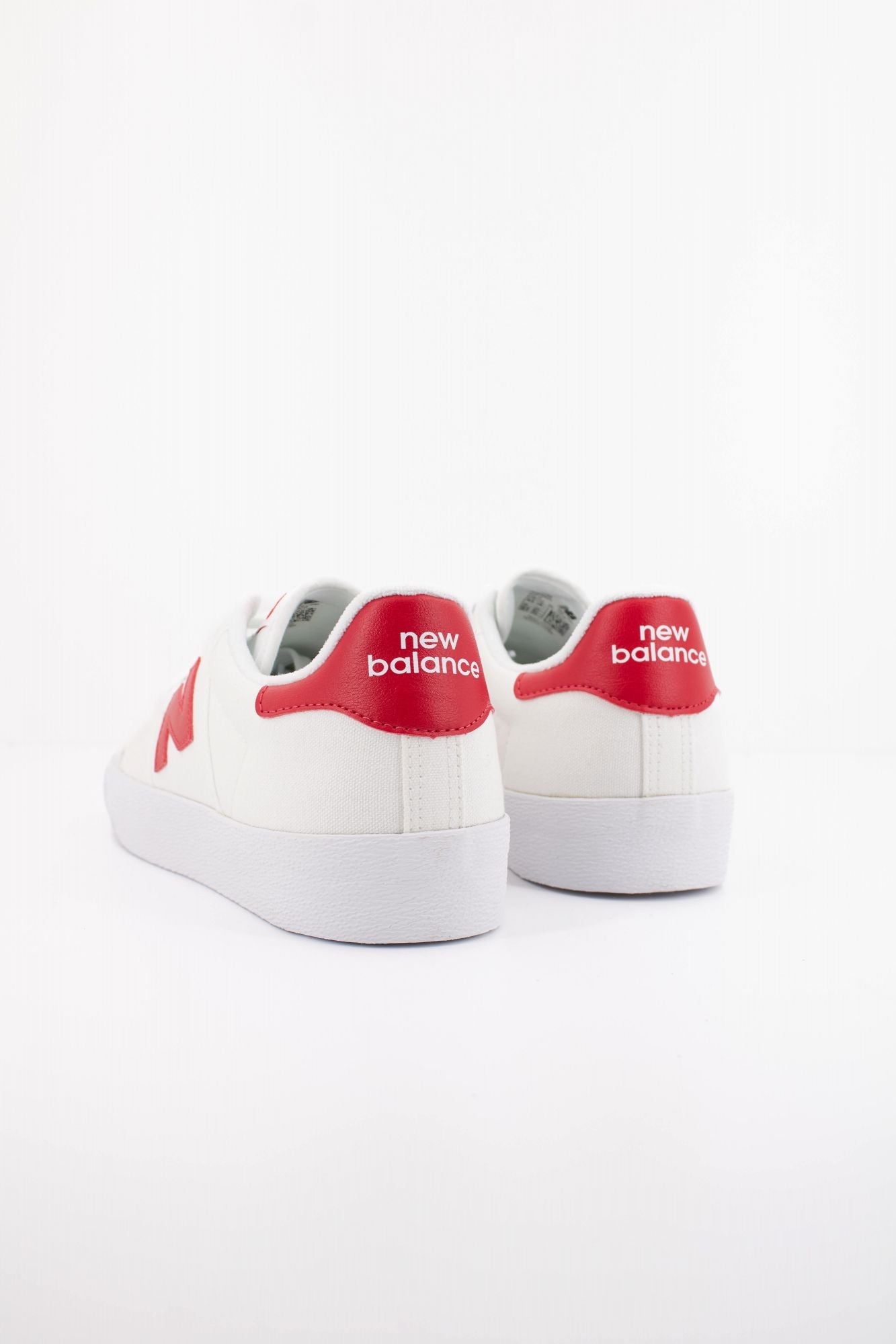 NEW BALANCE BB100 CRD en color BLANCO (4)