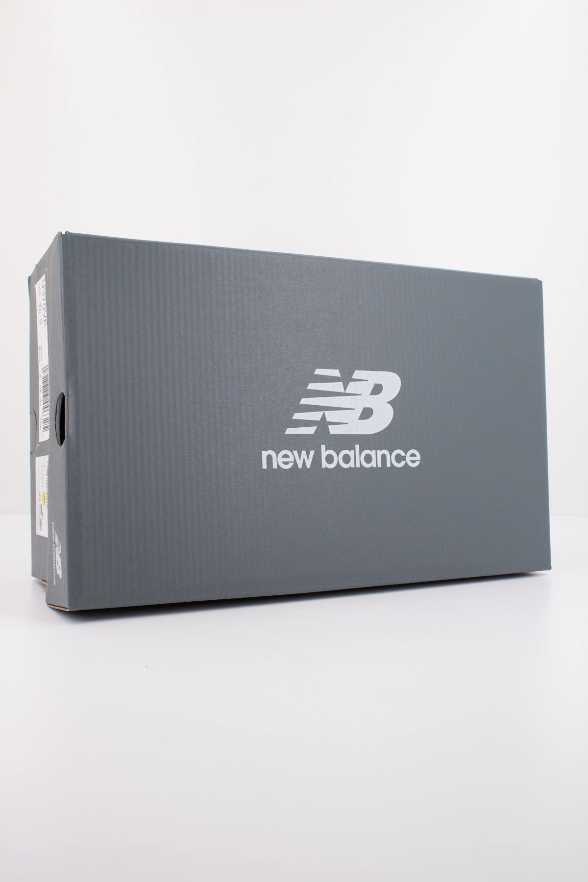 NEW BALANCE BB550 EGR en color BLANCO (6)