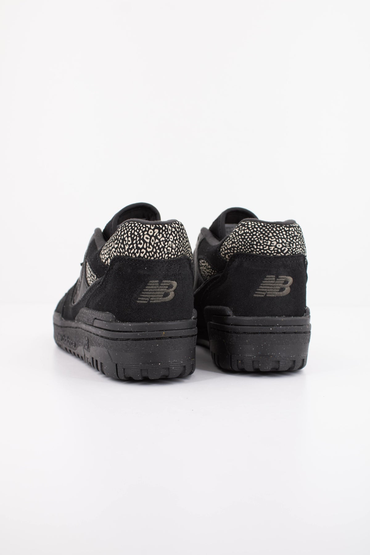 NEW BALANCE BBW550 en color NEGRO (4)