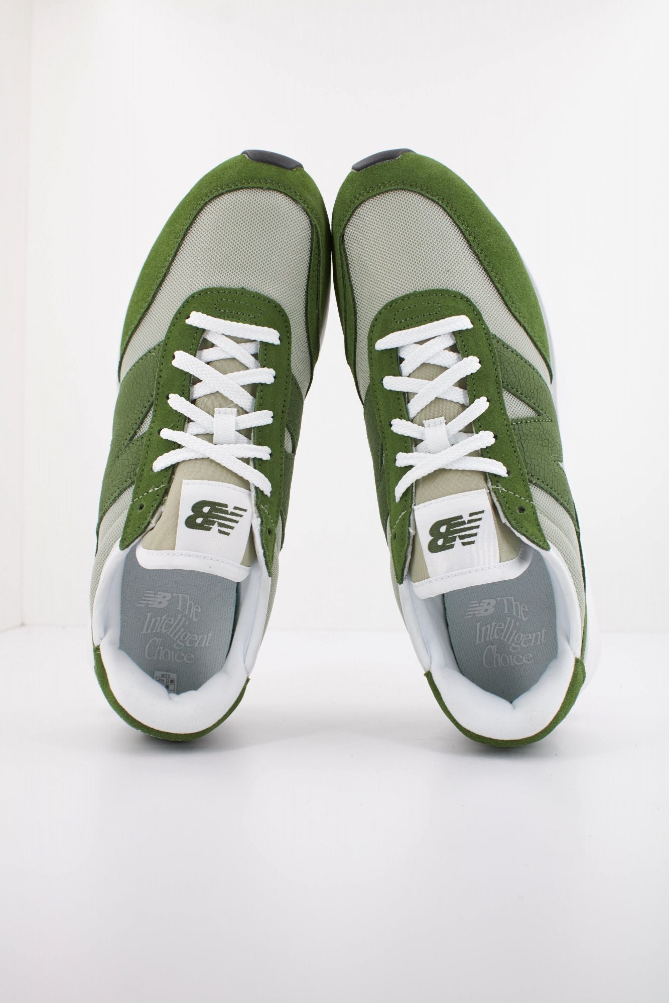 NEW BALANCE U370 HA en color VERDE (3)