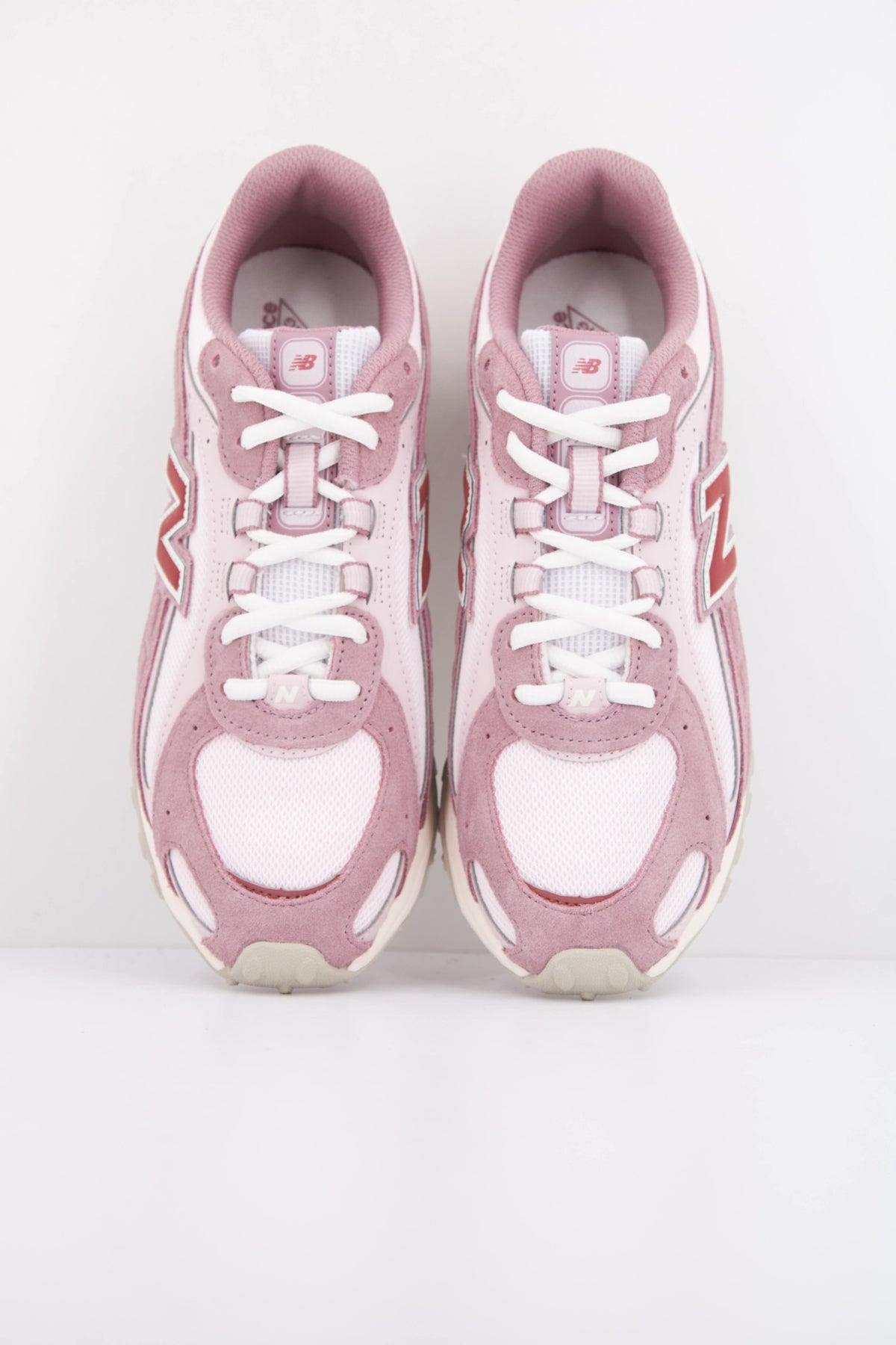 NEW BALANCE U204L en color ROSA (3)