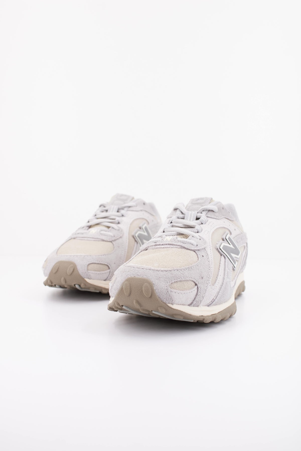 NEW BALANCE U204L en color GRIS (2)