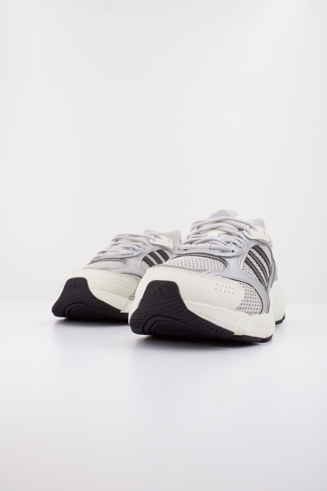 ADIDAS CRAZYCHAOS 2000 en color GRIS (2)