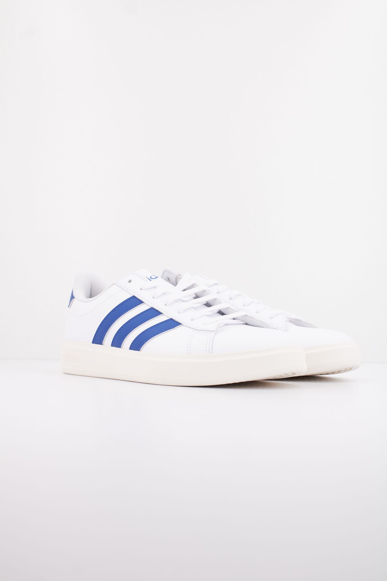 ADIDAS GRAND COURT 2.0 en color BLANCO (2)