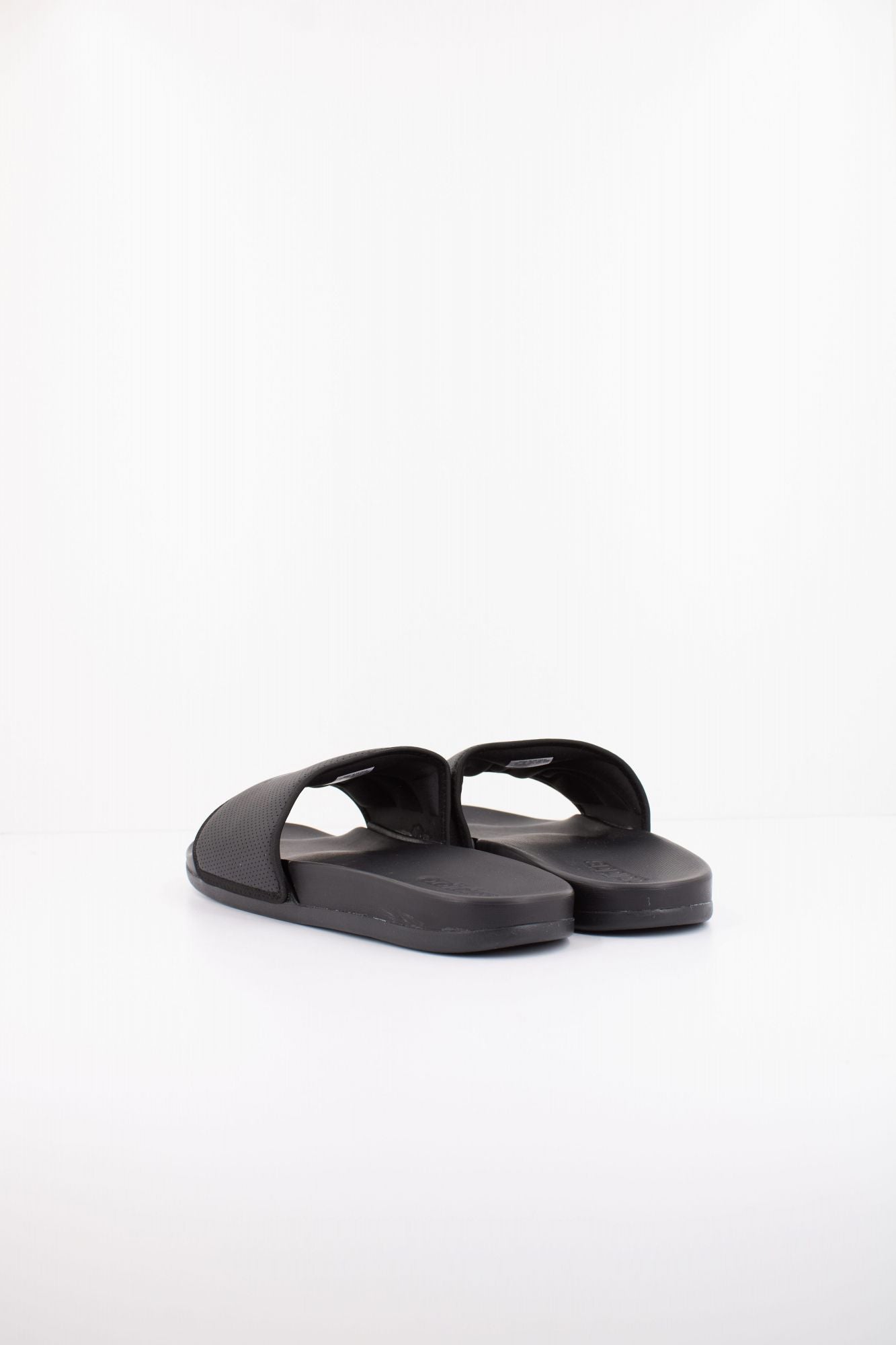 ADIDAS ADILETTE COMFORT en color NEGRO (5)