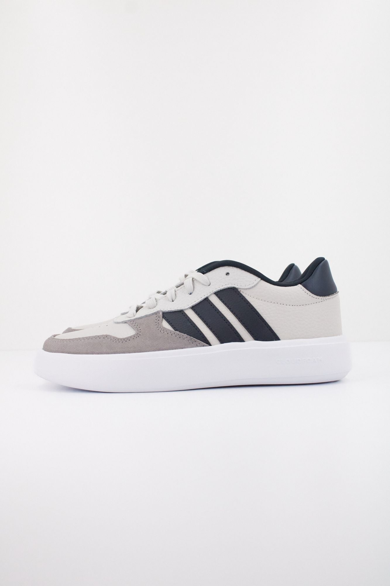 ADIDAS LITECOURT en color GRIS (1)