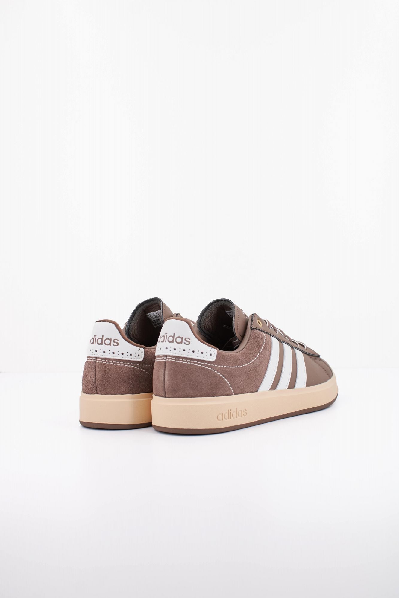 ADIDAS GRAND COURT 2.0 en color MARRON (4)