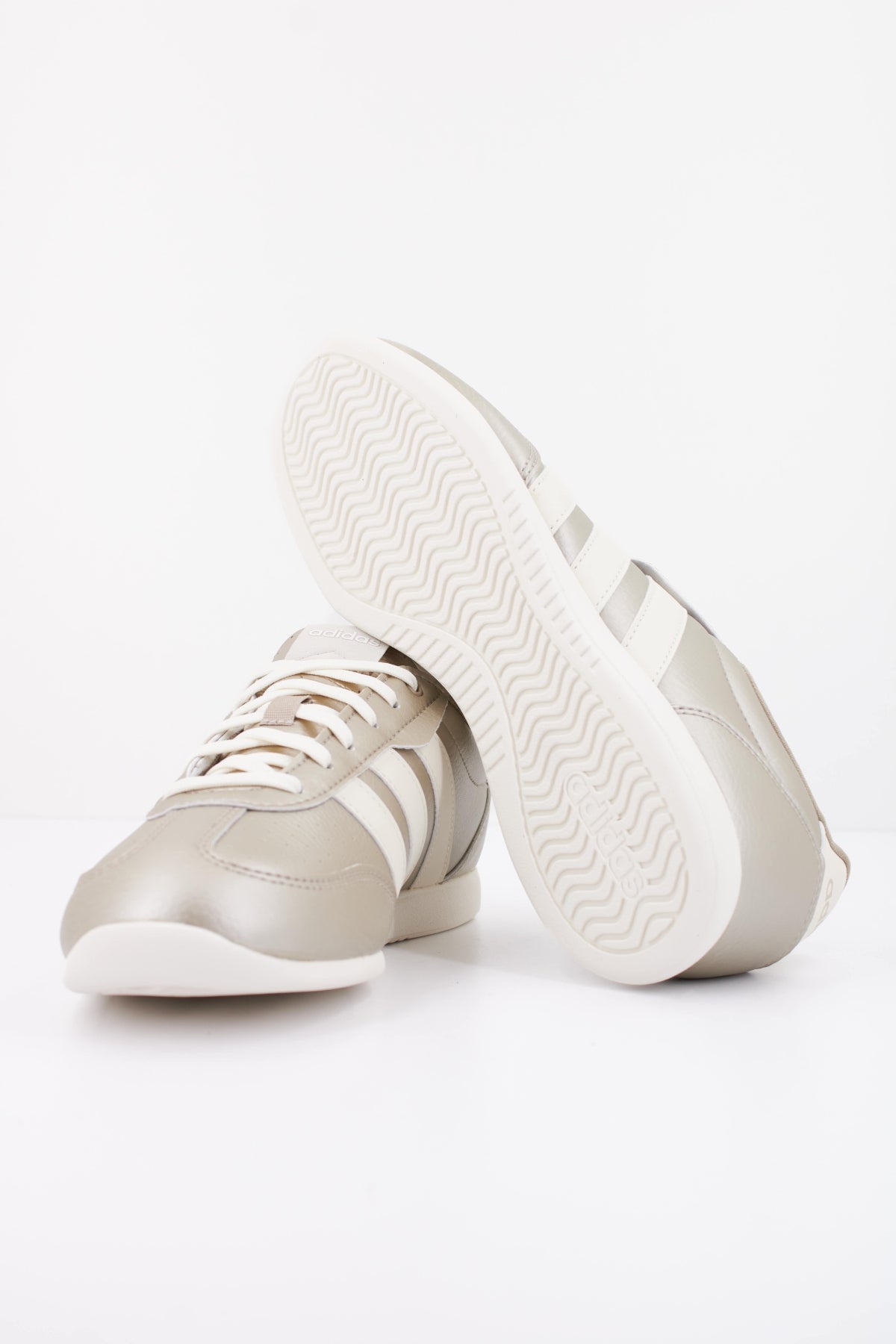 ADIDAS BARREDA LO en color ORO (5)