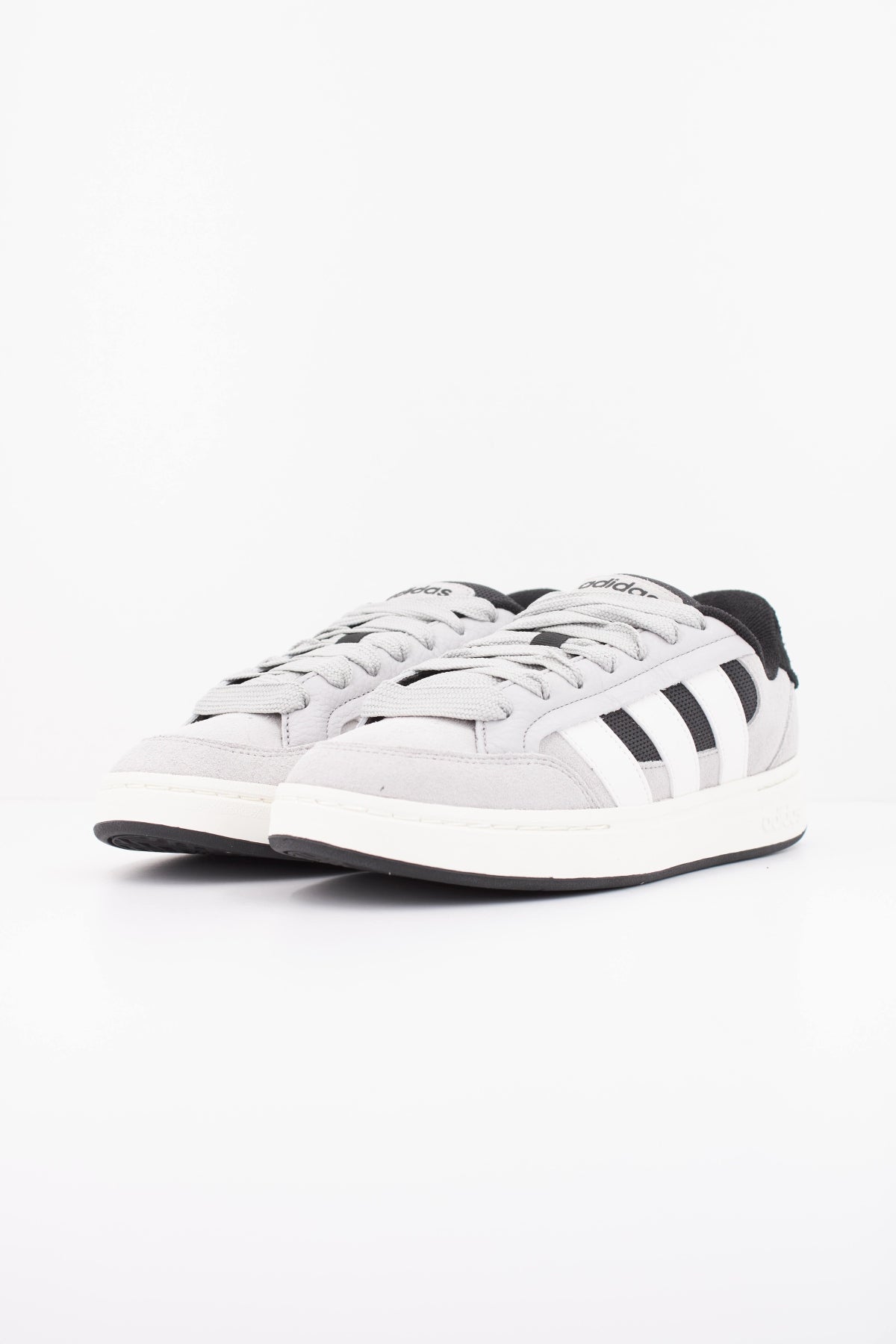 ADIDAS GC ALPHA SK8 en color GRIS (2)