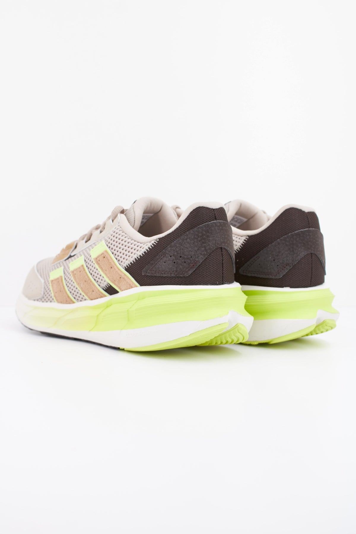 ADIDAS ASTRASTAR en color BEIS (4)