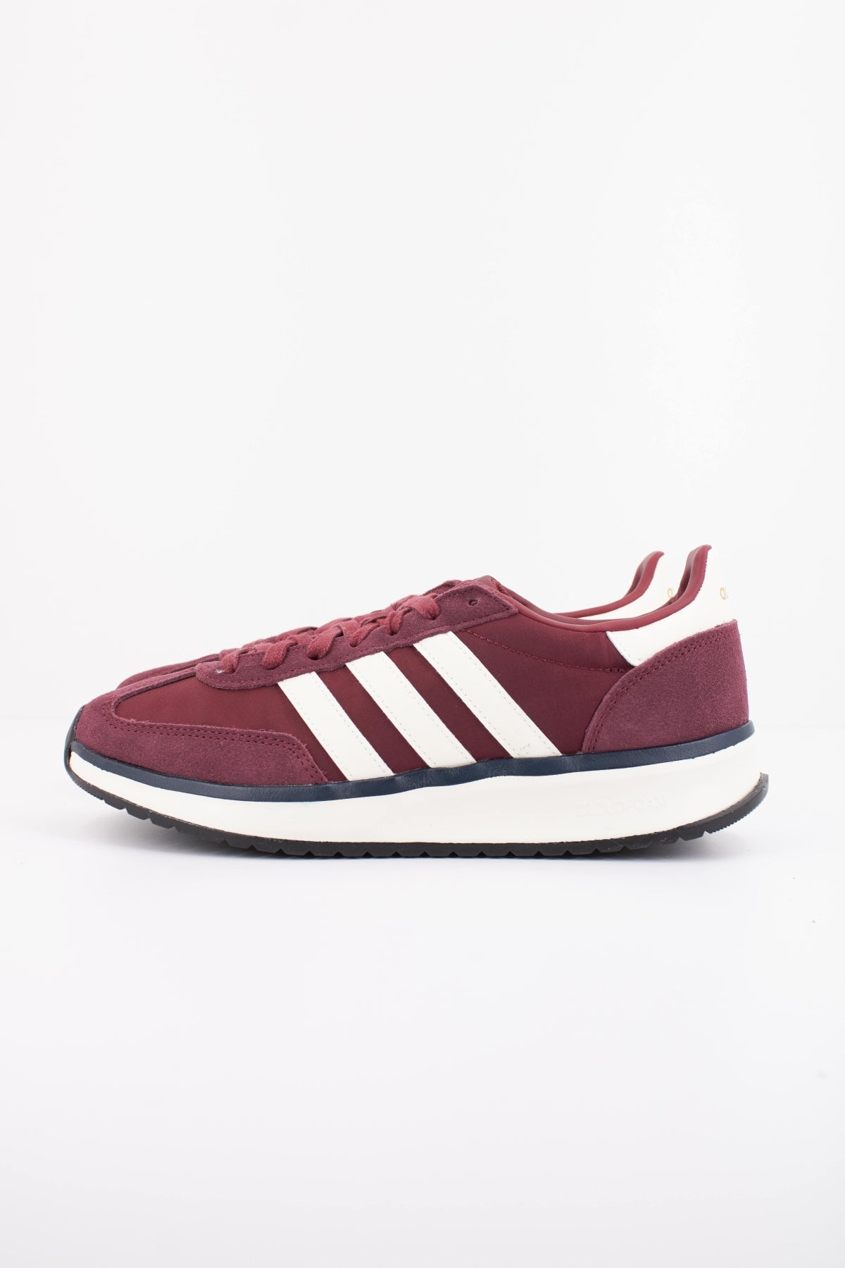 ADIDAS RUN 70S 2.9 en color BURDEOS (1)