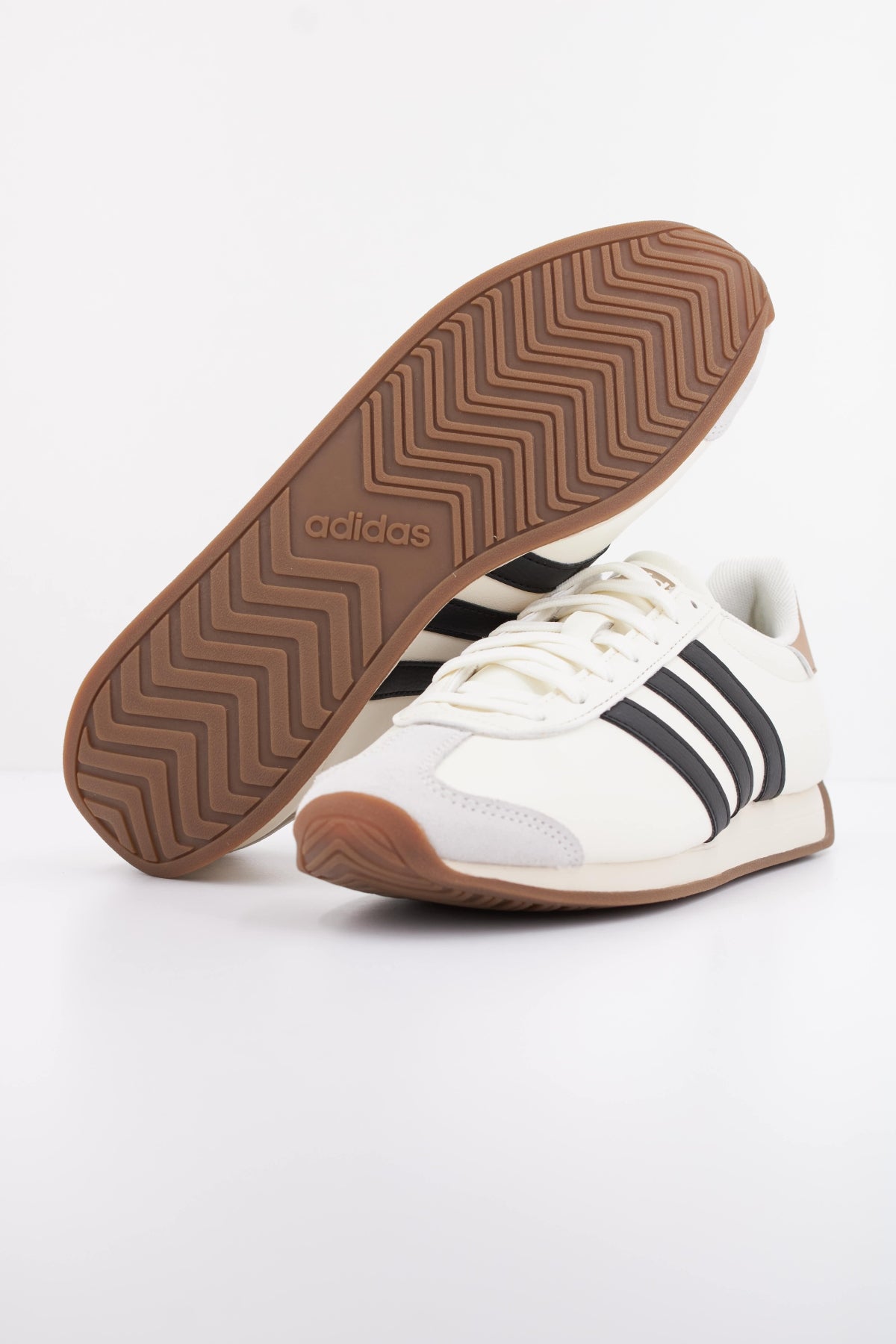 ADIDAS RUNVISTA en color BLANCO (5)