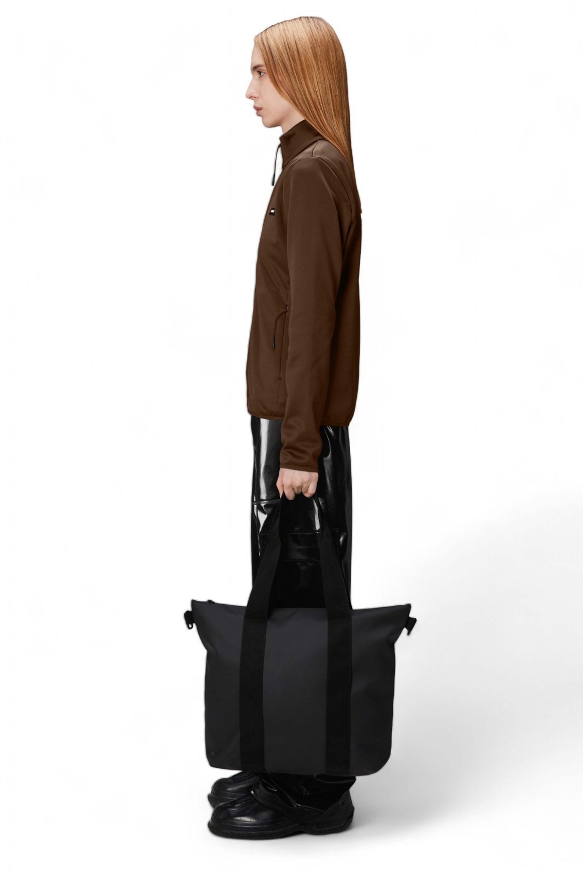RAINS TOTE BAG MINI W3 en color NEGRO (1)