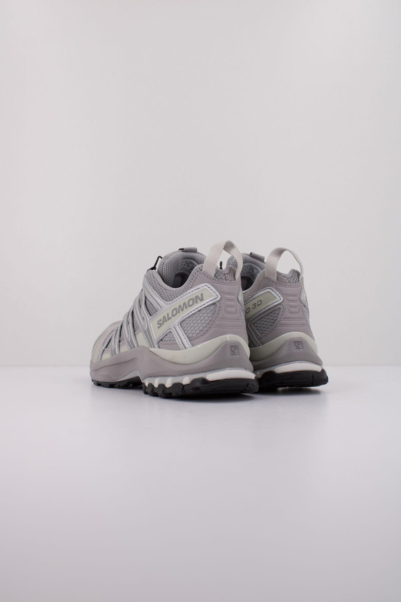 SALOMON XA PRO 3D en color PLATA (4)