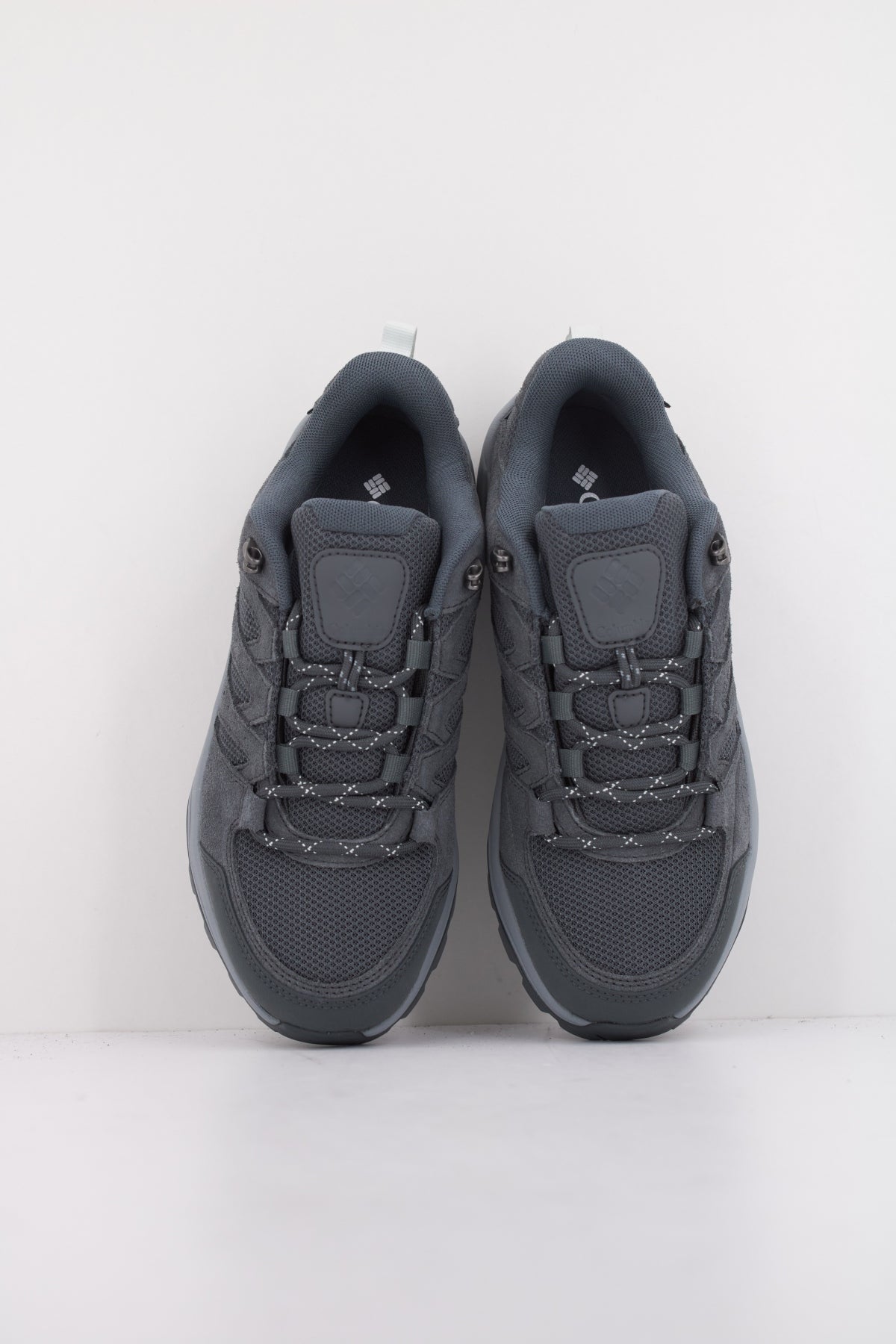 COLUMBIA REDMOND IV LOW WATERPROOF en color GRIS (3)