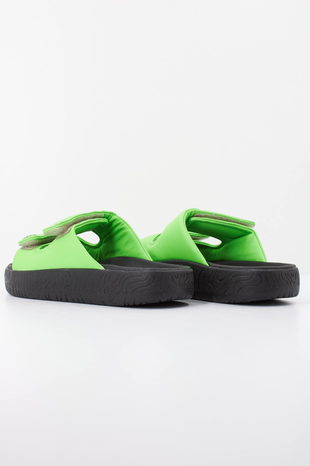 VEJA ETNA BOLD en color VERDE (4)