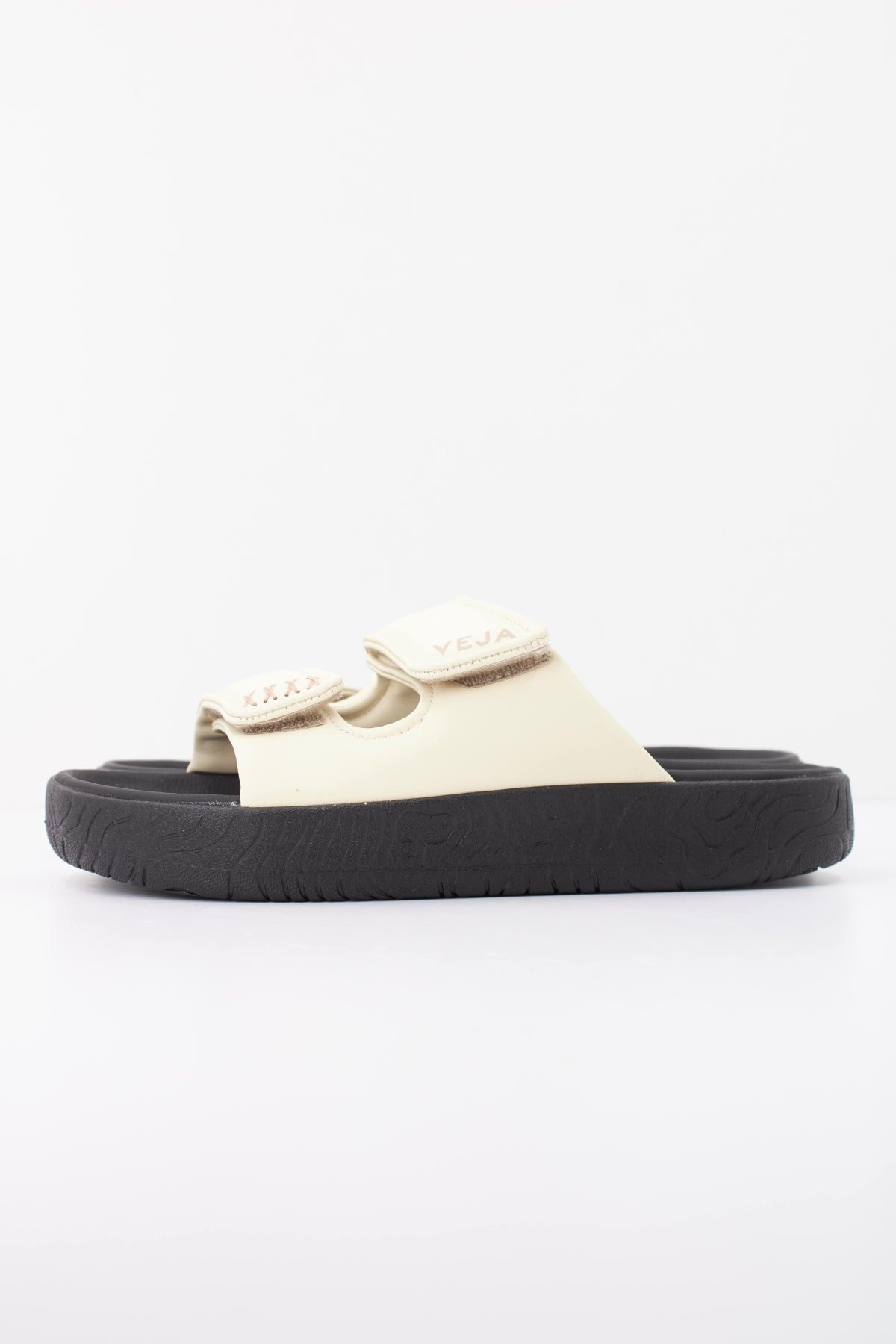 VEJA ETNA BOLD en color BLANCO (1)
