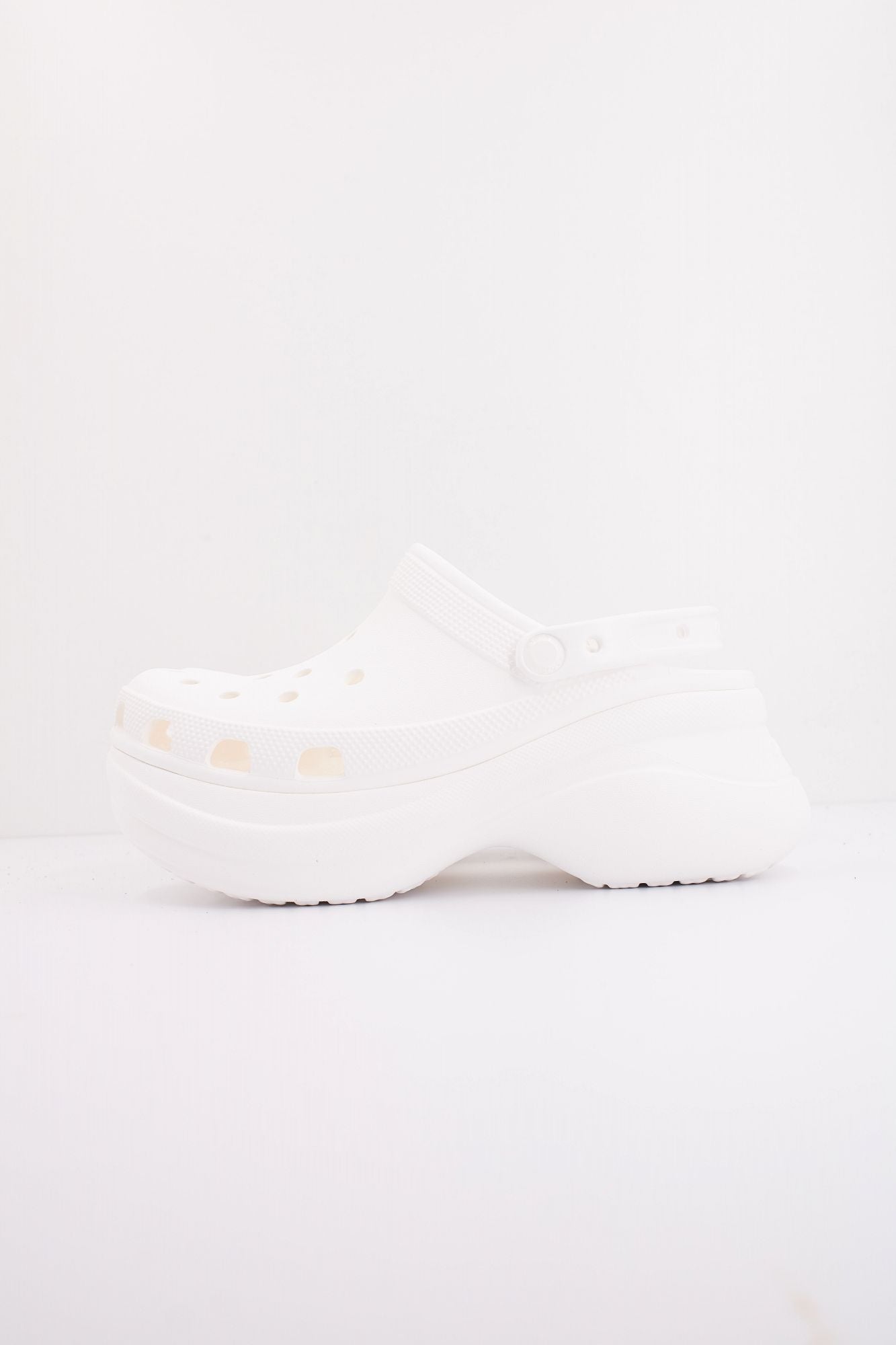 CROCS BAE CLOG en color BLANCO (1)