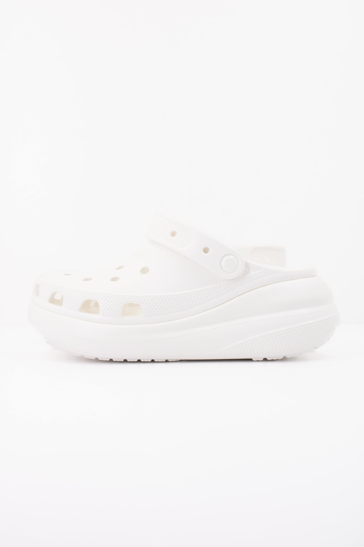 CROCS CRUSH CLOG en color BLANCO (1)