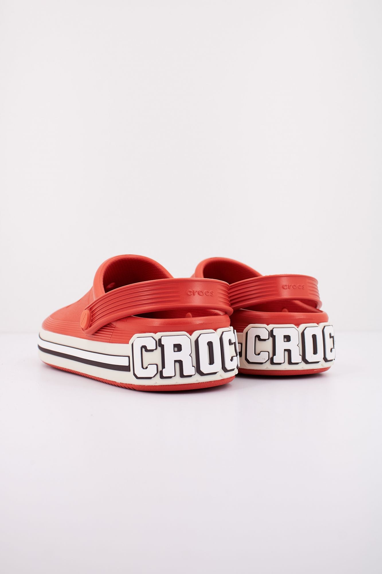 CROCS OFF COURT LOGO CLOG en color ROJO (3)