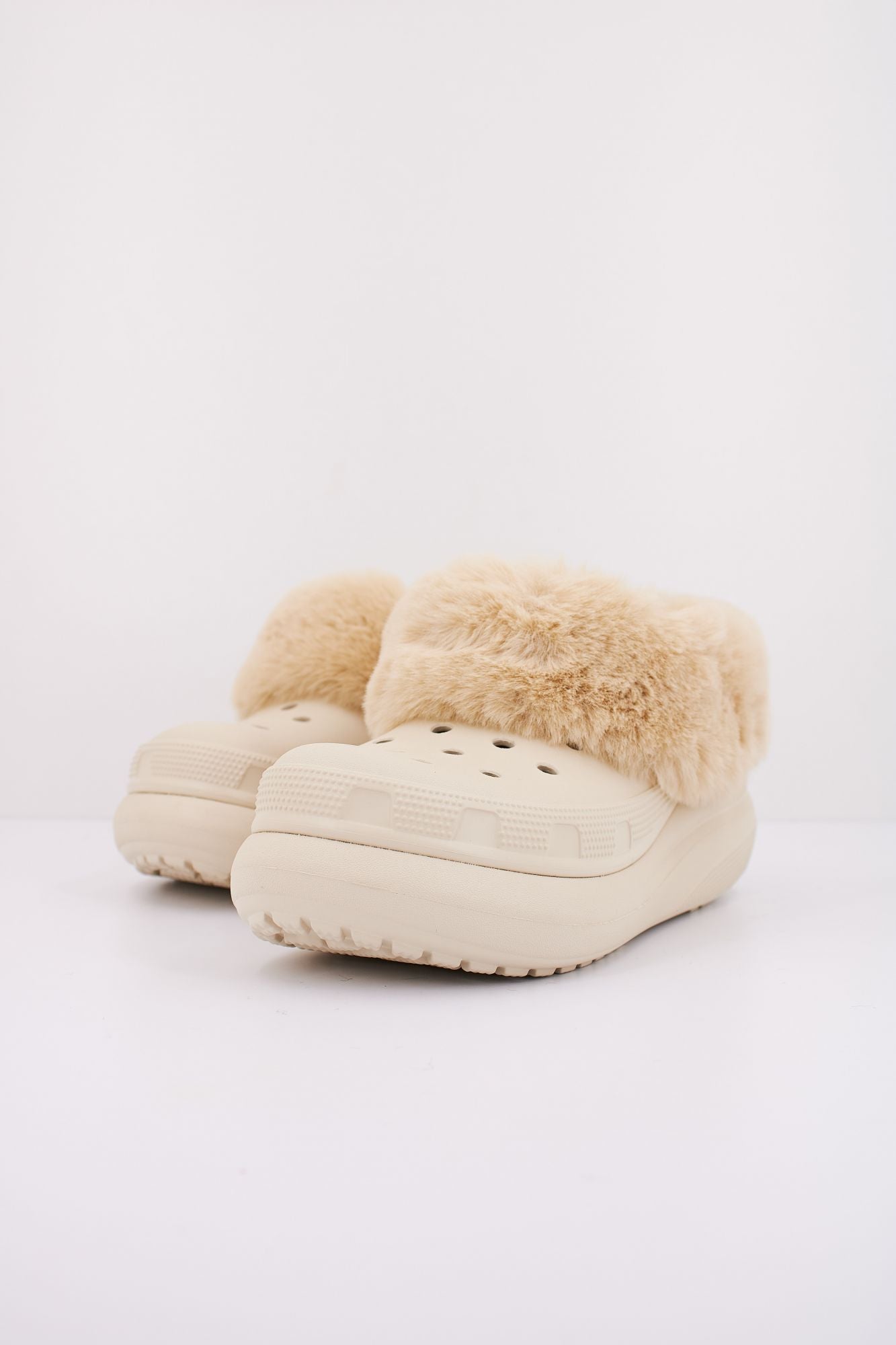 CROCS FUREVER CRUSH U en color BEIS (2)