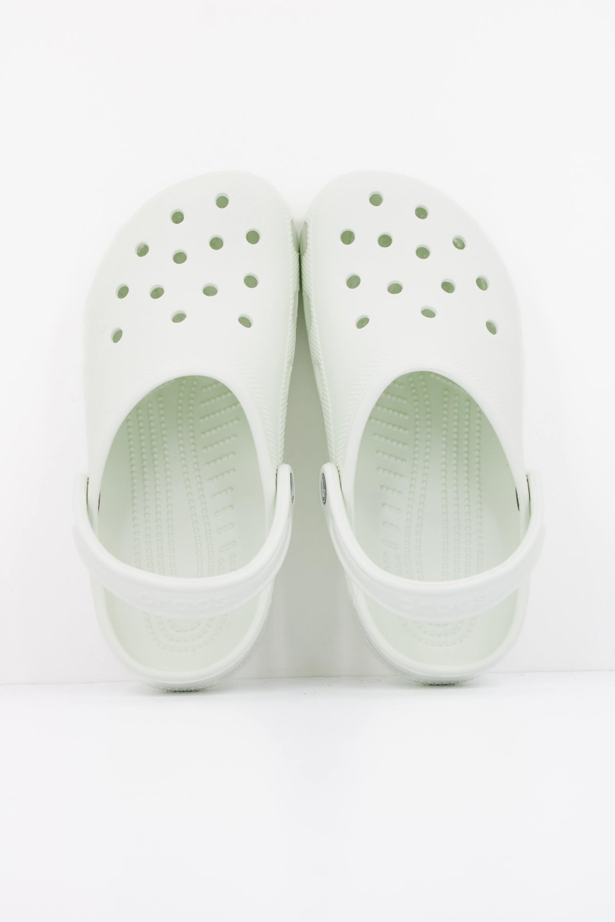 CROCS 10001C CLASSIC U en color VERDE (3)