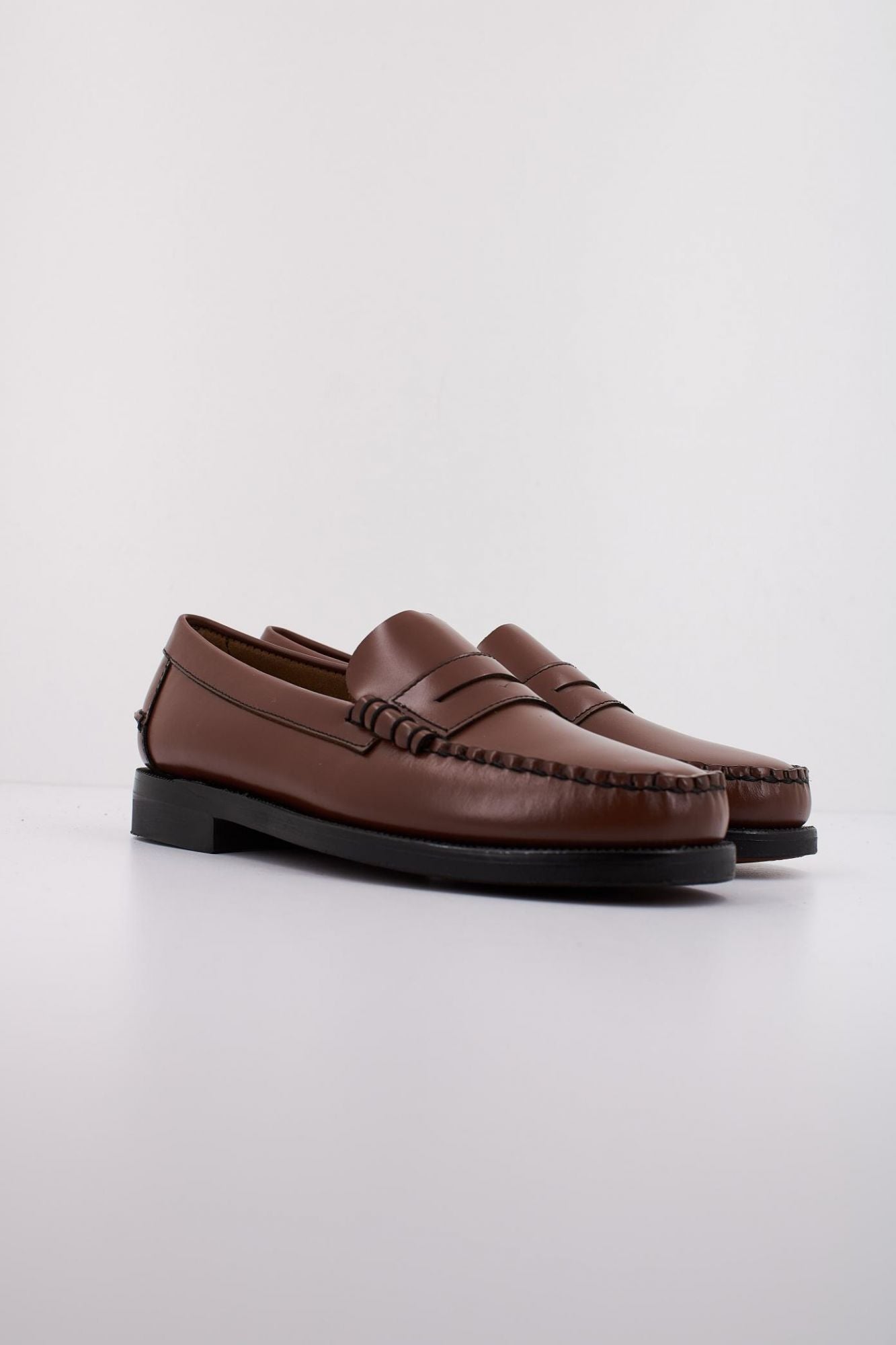 SEBAGO CLASSIC PENNY LOAFER en color MARRON (2)
