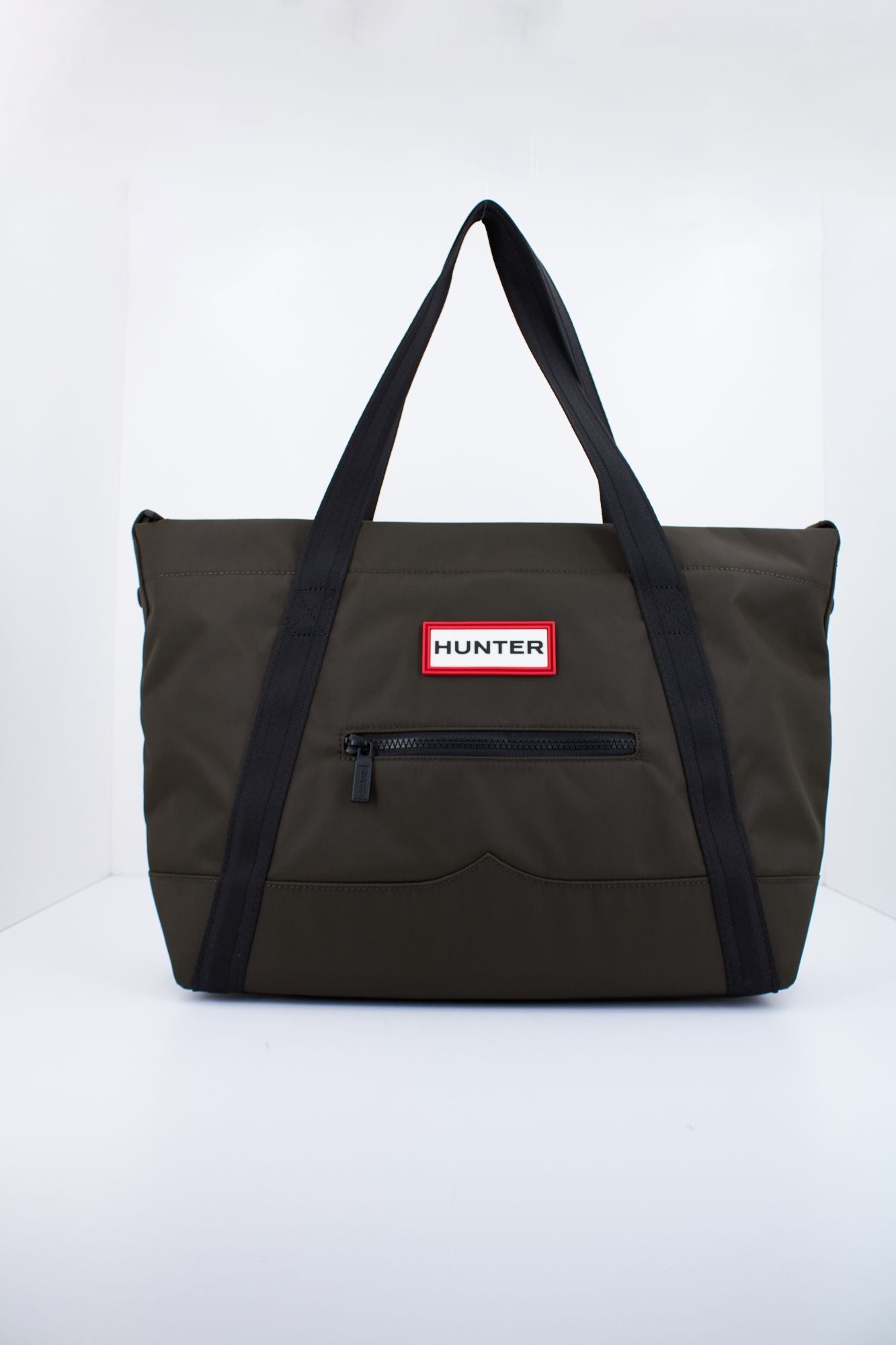 HUNTER TOTE NYLON MIDI en color VERDE (1)