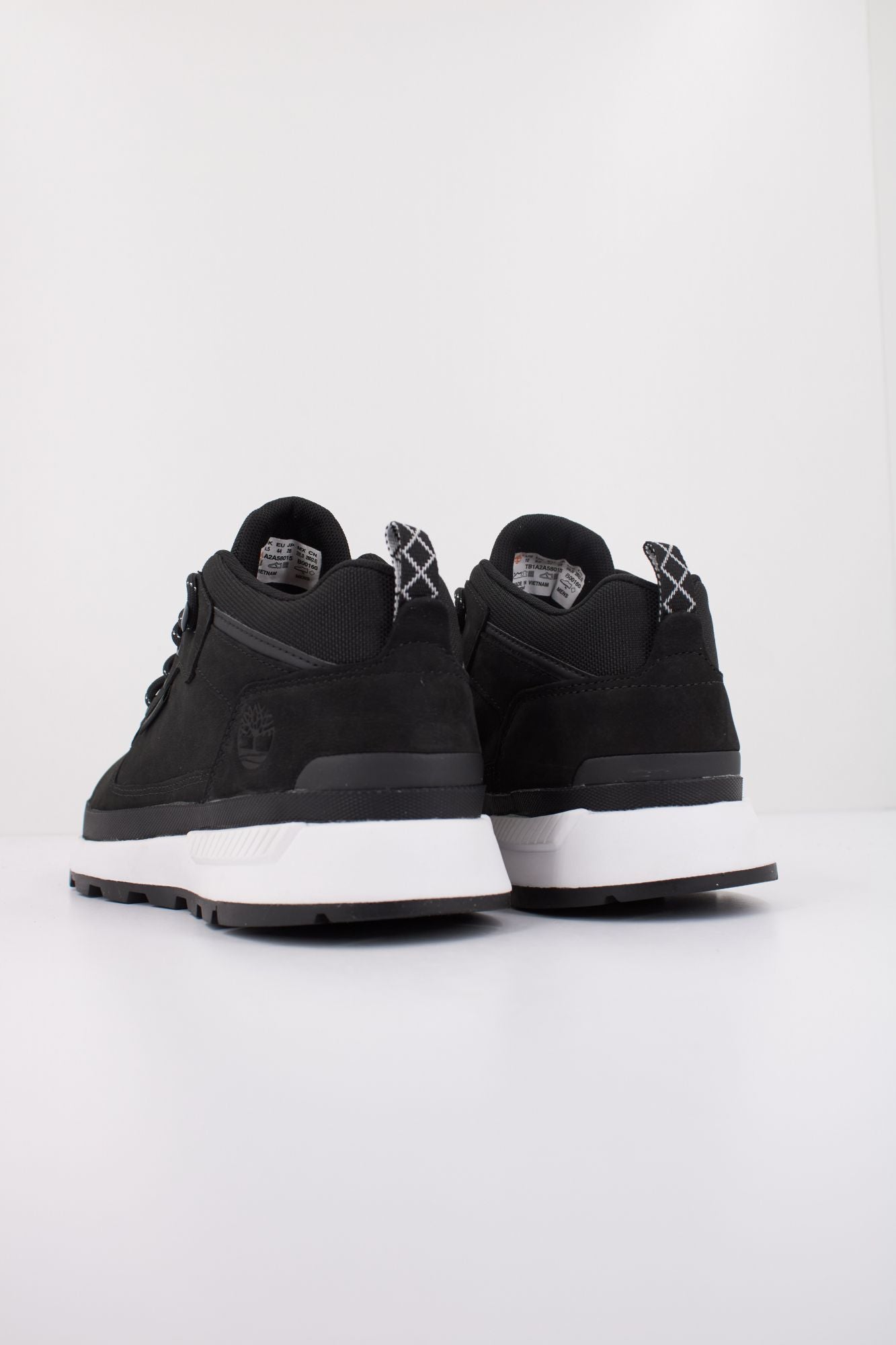 TIMBERLAND FIELD TREKKER LOW LACE UP SNEAKER en color NEGRO (4)