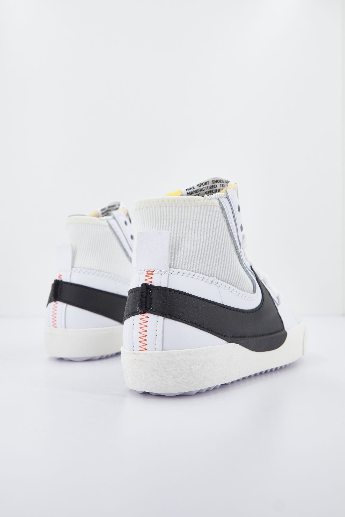 NIKE BLAZER MID '77 JUMBO en color BLANCO (3)