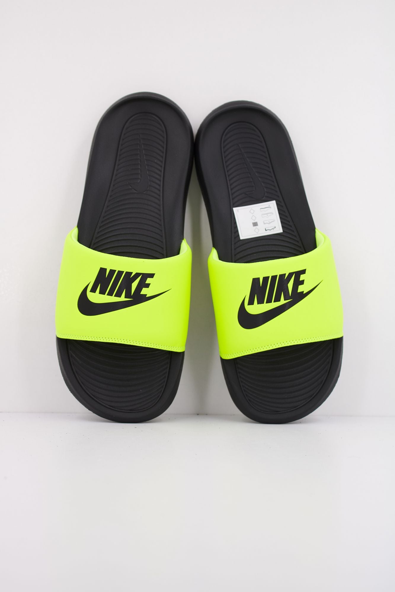 NIKE VICTORY ONE en color VERDE (3)
