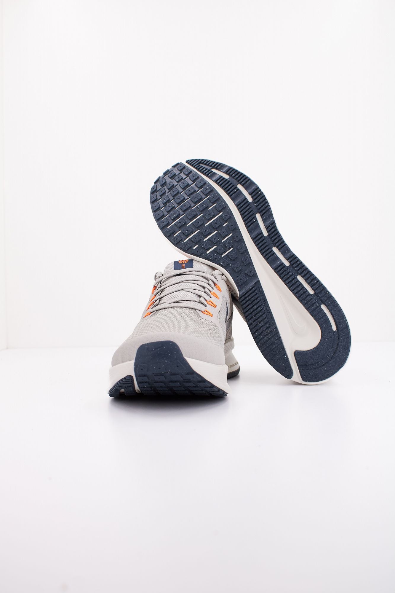 NIKE RUN SWIFT 3 MEN'S ROAD en color GRIS (4)