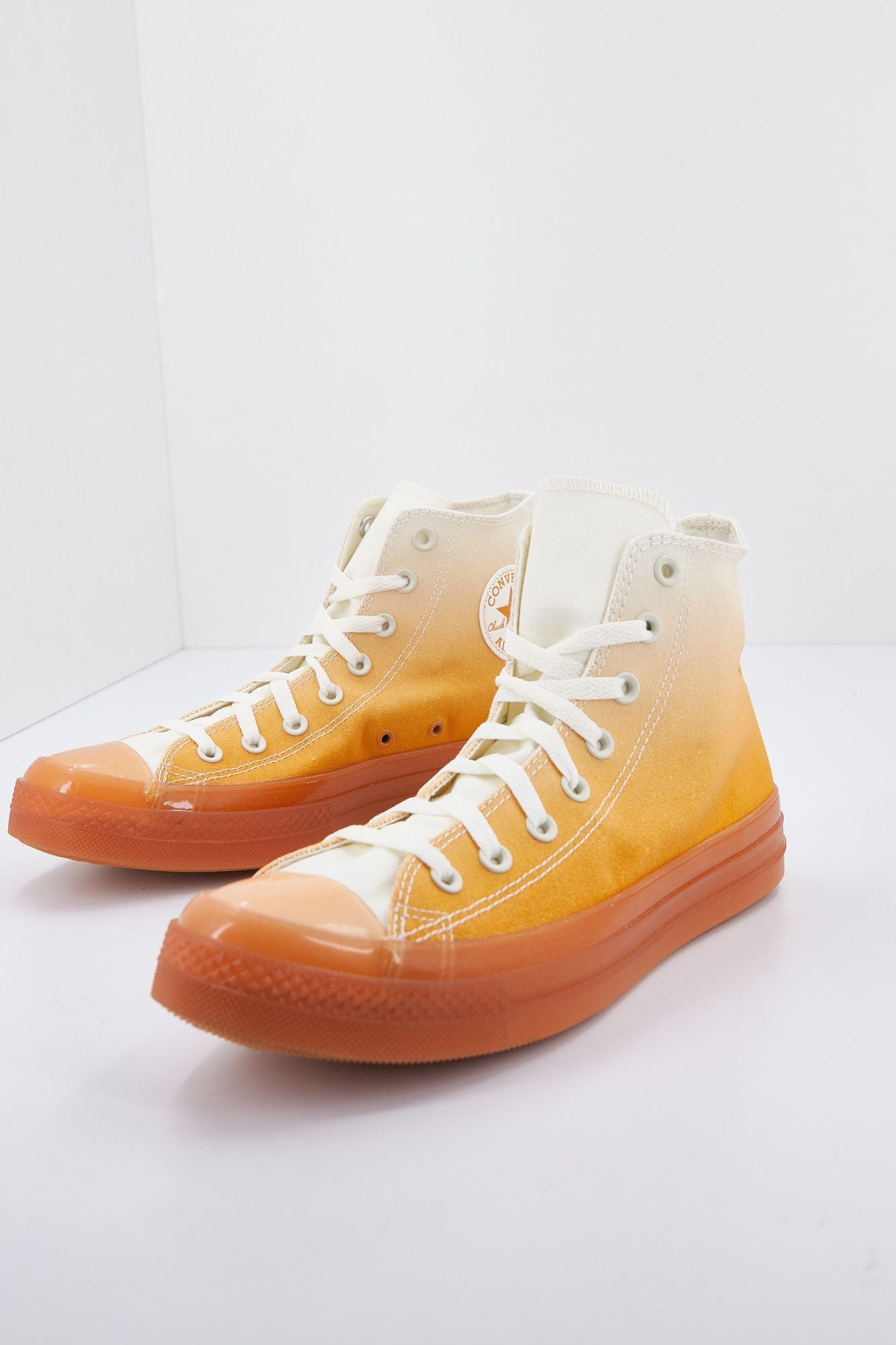 CONVERSE CTAS CX HI en color NARANJA (2)