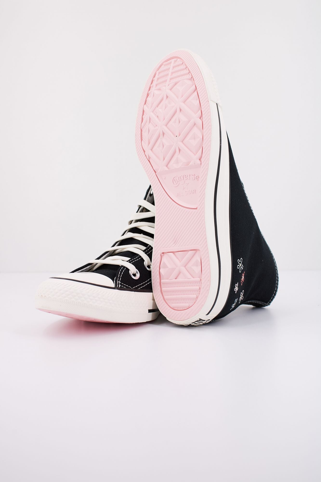 CONVERSE CHUCK TAYLOR ALL STAR EMBROIDERED LITTLE FLOWERS en color NEGRO (5)