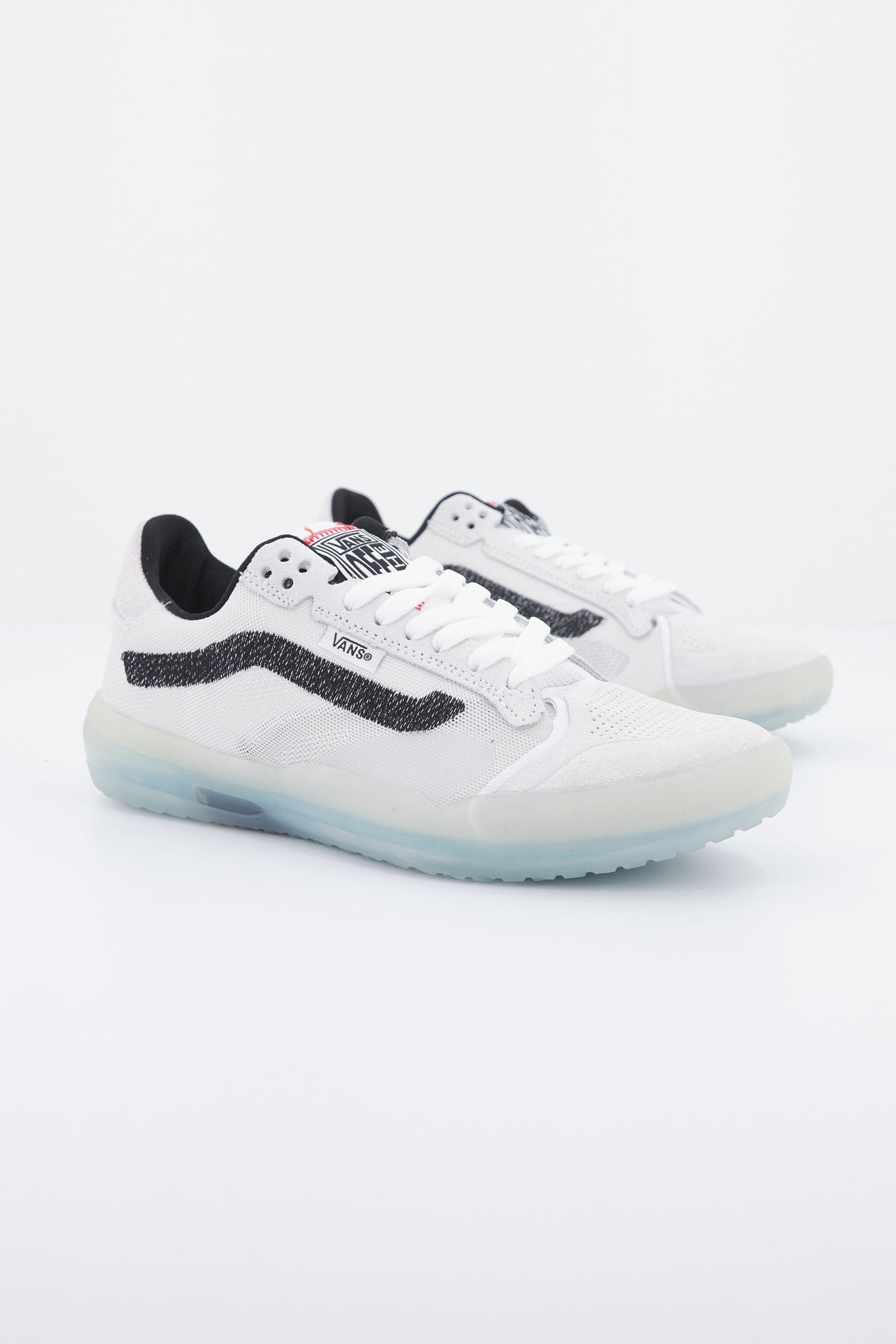 VANS UA EVDNT ULTIMATEWAFFL en color BEIS (2)